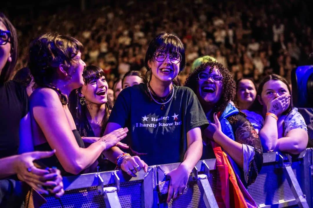 ホージアさんのインスタグラム写真 - (ホージアInstagram)「Vancouver, thank you for that incredibly sweet reception at @rogersarena, the love was felt. So good to be back in Canada and can’t wait to play shows here again. Love!   📸 @RuthlessImagery」10月24日 19時35分 - hozier