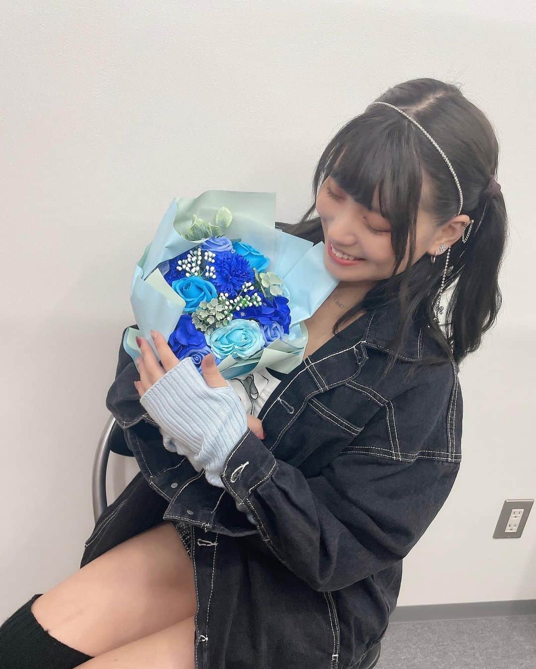 大葉めものインスタグラム：「花束をいただくたびに世界で一番幸せなお姫様になった気分になる」