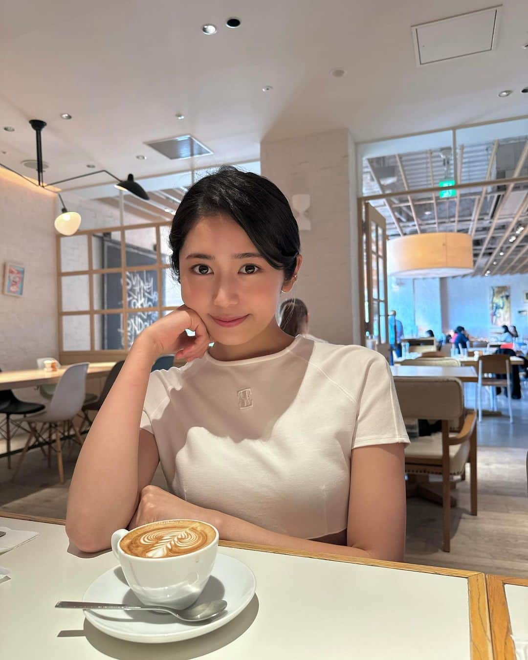 浅野杏奈のインスタグラム：「☕️😪👻」