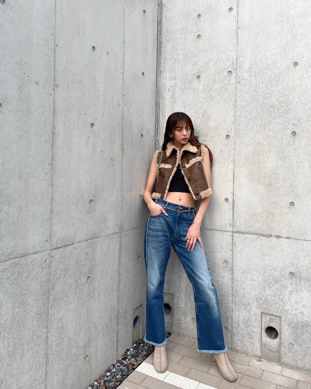 しゅうのインスタグラム：「・ 秋ってセンチメンタルになるけど1番好きな季節🍁」