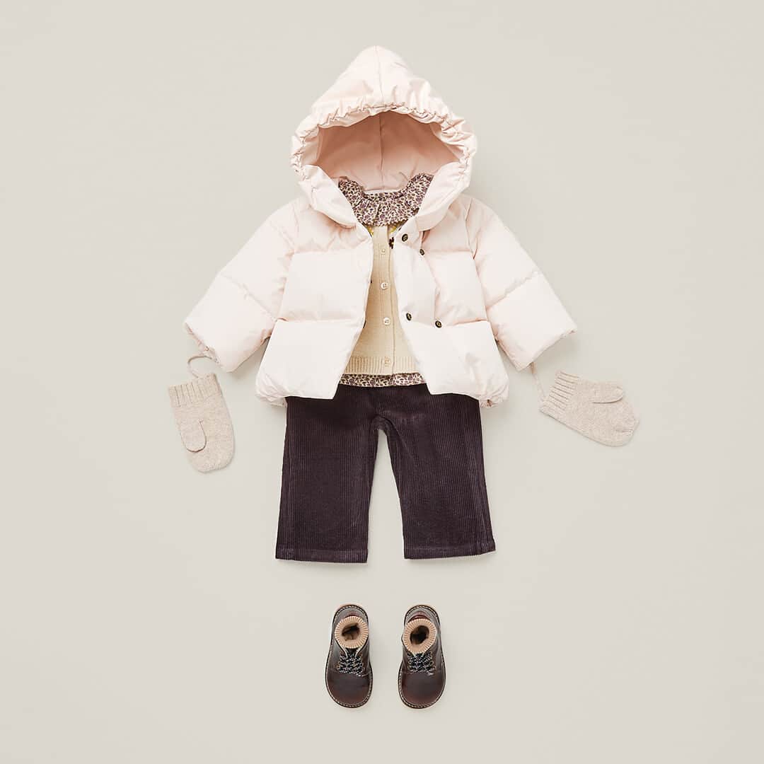 bonpointさんのインスタグラム写真 - (bonpointInstagram)「New Bonpoint FW23 | Hello, coat season! 👋​ Our puffer jackets come in monochrome tones to warm up your little ones. ​  #Bonpoint #NewCollection」10月24日 20時01分 - bonpoint