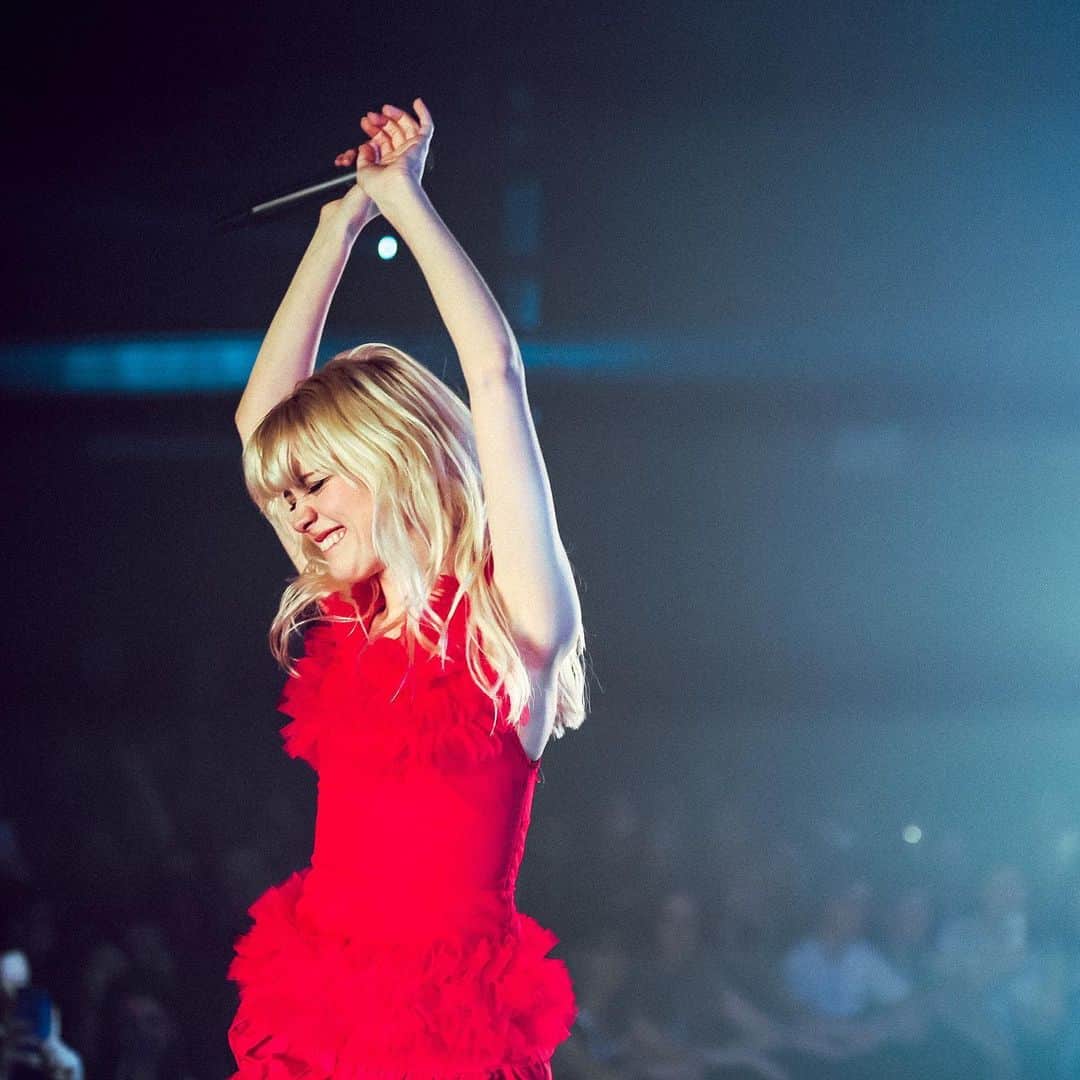 メイジー・ピーターズのインスタグラム：「liverpool i’ll always remember playing yoko for the first time last night 🥹」