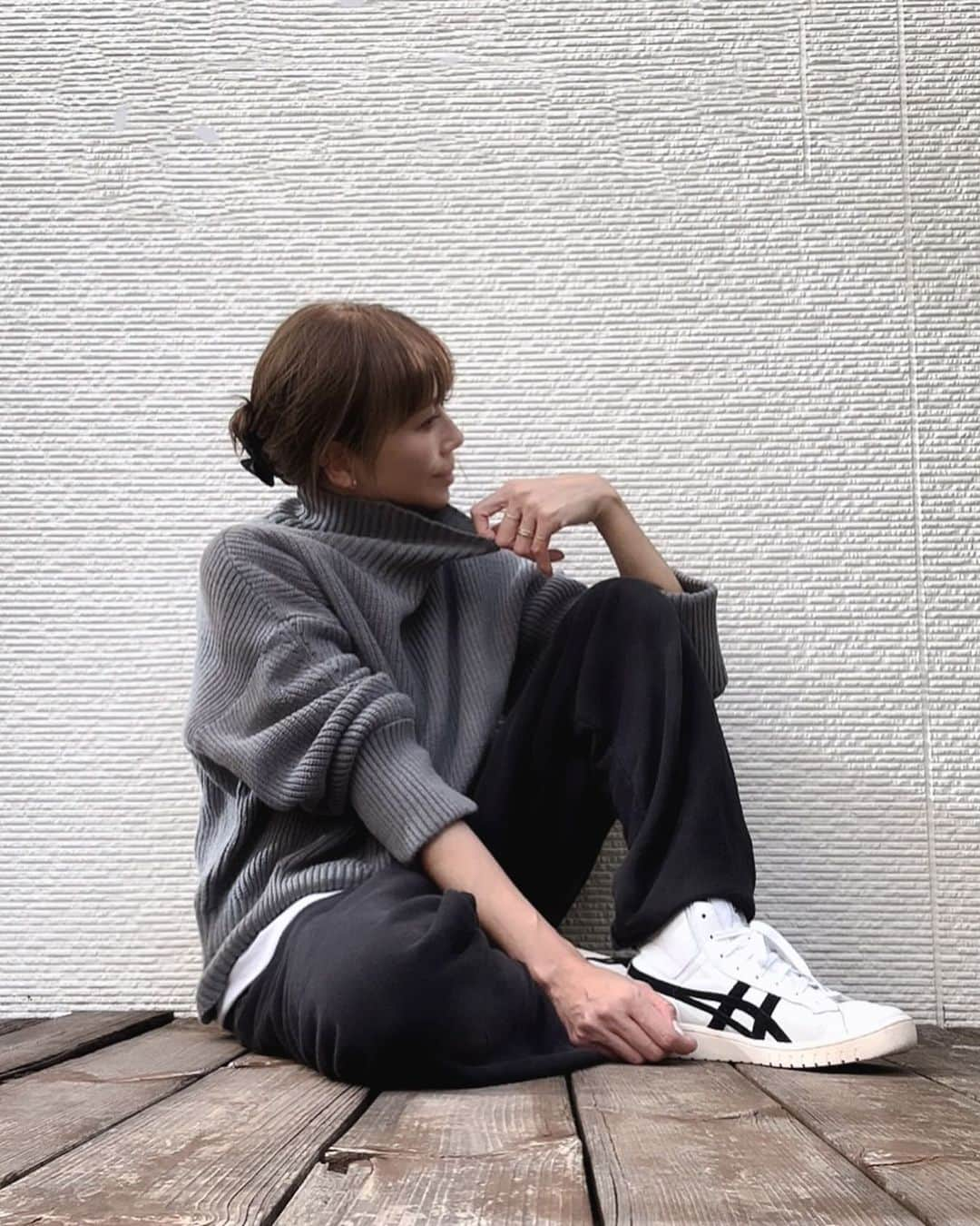 山本明果さんのインスタグラム写真 - (山本明果Instagram)「⠀ ⠀ ⠀ ⠀ tops / #forc pants / #uniqlo shoes / #asics ⠀ ⠀ 袖がかわいいニット。 ニットにスウェット合わせ好き。 30%OFFクーポン配布中。 ⠀ ⠀ @for_c.jp  #forc#フォーシー#PR」10月24日 20時08分 - sayaka__sea