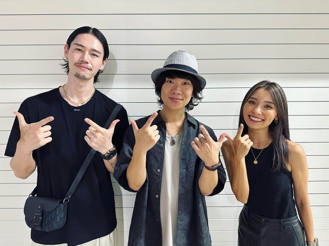 ハジ→さんのインスタグラム写真 - (ハジ→Instagram)「FUMIYA to KANAMI to HAZZIE。 〜 フミヤとカナミとハジ→ 〜  フミ君、カナミさんとの 運命的な素晴らしいご縁に心から感謝です🤝✨ 皆様、乞うご期待っ♬✨🦮🌊🎙️」10月24日 20時14分 - hazzie840