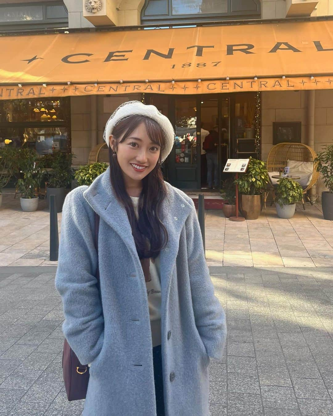 片原恵麻さんのインスタグラム写真 - (片原恵麻Instagram)「ヨーロッパ旅行の写真たちをちょこちょこと…🫶  家族で女子旅*⋆✈ 初めに行ったのはハンガリー・ブダペスト🇭🇺  とにかく建物が可愛い、オシャレ、ごはんが美味しい🫠❤️ 気候はもうすっかり冬でした☃❄  #ヨーロッパ#ヨーロッパ旅行#ブダペスト#ブダペスト旅行#ハンガリー#ハンガリー旅行#ヨーロッパ旅#ブダペスト観光#centralcafe#portodipest#Budapest#budapešť#Hungary#hungary🇭🇺#europetravel」10月24日 20時23分 - emma_katahara