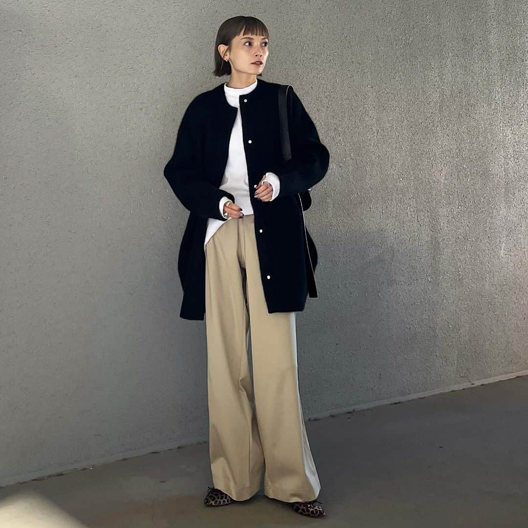 MATSUIRIHOさんのインスタグラム写真 - (MATSUIRIHOInstagram)「150cm トラックコーデ詰込み🚶🏼‍♀️  track pants / jacket： @garageofgoodclothing_official  cardigan： @elendeek  inner： @biotop_official  check shirt： @uniqlo_jp  pumps： @repettojapan  bag： @jilsander  shoes： @asics_sportstyle_jp   #pr #150cmコーデ #低身長コーデ #トラックコーデ #トラックパンツ #トラックジャケット #スニーカーコーデ #biotop  #elendeek #elendeek_knitgallery #UNIQLO #ユニクロ #uniqloコーデ #garageofgoodclothing #ガレージオブグッドクロージング #repetto #レペット #アシックス #asics #gt2160 #jilsander #今日のコーデ #秋冬コーデ #チェックシャツ」10月24日 20時24分 - rihoo914