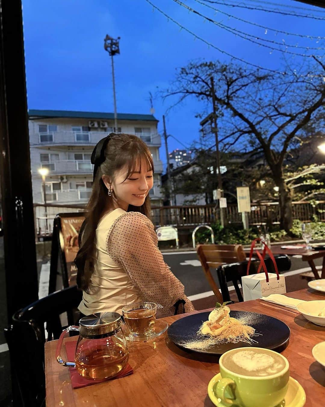 堀尾実咲さんのインスタグラム写真 - (堀尾実咲Instagram)「夜カフェ☕️  #nakameguro #epine #épine #eimyistoire #エピヌ #エイミーイストワール #中目黒 #中目黒デート #中目黒カフェ #中目黒ランチ #中目黒グルメ #中目黒散歩」10月24日 20時17分 - misaki.horio