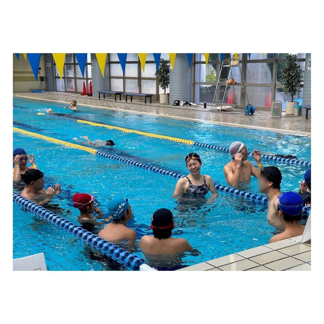 星奈津美のインスタグラム：「10/21(土)、大阪吹田市での水泳教室🏊‍♀️🏊‍♂️ 午前は吹田市勤労者会館、午後は片山市民プール。 ⁡ 勤労者会館は以前講演でお邪魔させて頂いたとき、次は是非プールで水泳教室をと言ってくださり、実際半年ぶりにまたお声掛け頂いて再びお邪魔することが出来ました！ ⁡ 吹田のみなさんとってもエネルギッシュでノリが良くて…めちゃくちゃ楽しかったですし、たくさんパワーを頂きました🙌 ⁡ スタッフのみなさまも温かく迎えてくださって嬉しかったです！ ありがとうございました🙇‍♀️ またお会い出来る日を楽しみにしています！✨  #吹田市勤労者会館 #片山市民プール #水泳教室 #コナミスポーツクラブ」