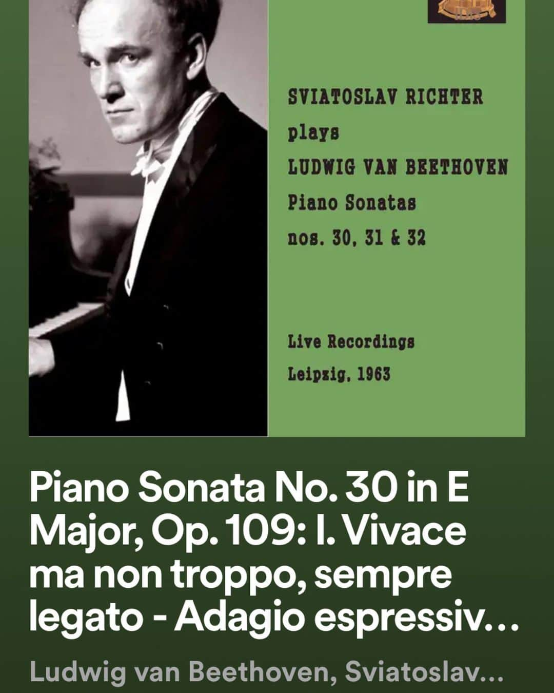 シム・ウンギョンさんのインスタグラム写真 - (シム・ウンギョンInstagram)「Beethoven Piano Sonata no.30 어느날 갑자기, 베토벤.」10月24日 20時26分 - ekshim_