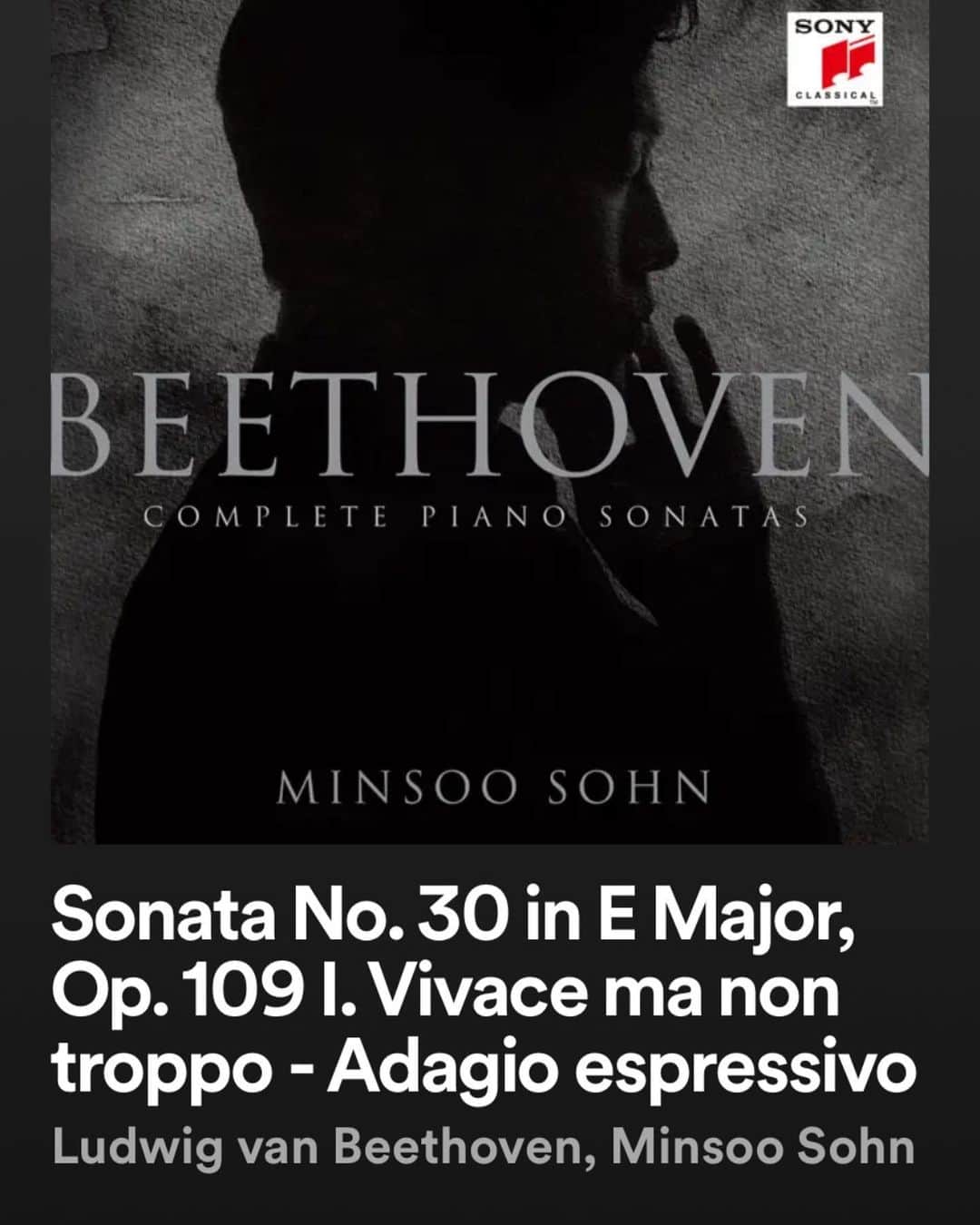 シム・ウンギョンさんのインスタグラム写真 - (シム・ウンギョンInstagram)「Beethoven Piano Sonata no.30 어느날 갑자기, 베토벤.」10月24日 20時26分 - ekshim_