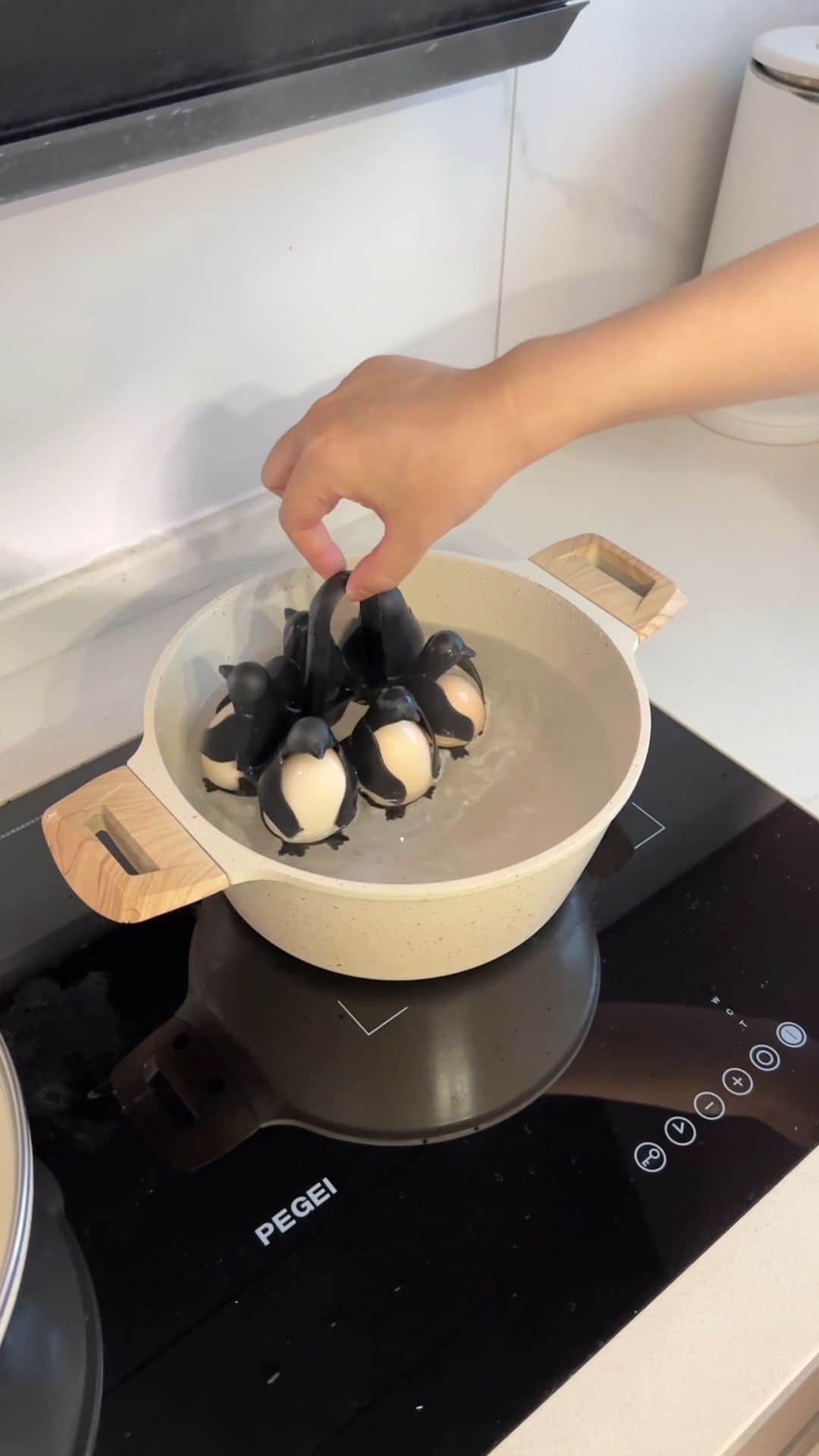 SHEINのインスタグラム：「Does your breakfast routine need a boost to help you get crackin'? These SHEIN HOME finds are EGGSactly what you're looking for 🥚🍳   🔎 19712669  #SHEIN #SHEINforAll #SHEINstyle #fashion #chic #saveinstyle」