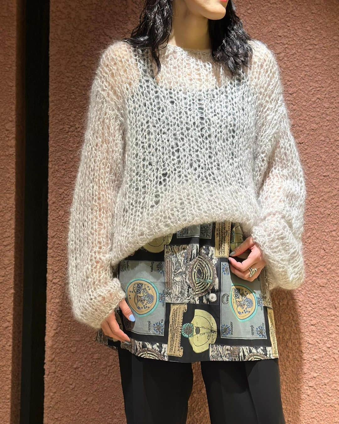 6(ROKU) OFFICIALさんのインスタグラム写真 - (6(ROKU) OFFICIALInstagram)「-  6 mohair hand knit ¥25,300- tax in  6 new georgette tuck Ⅱ ¥20,900- tax in  #roku」10月24日 20時41分 - 6______roku