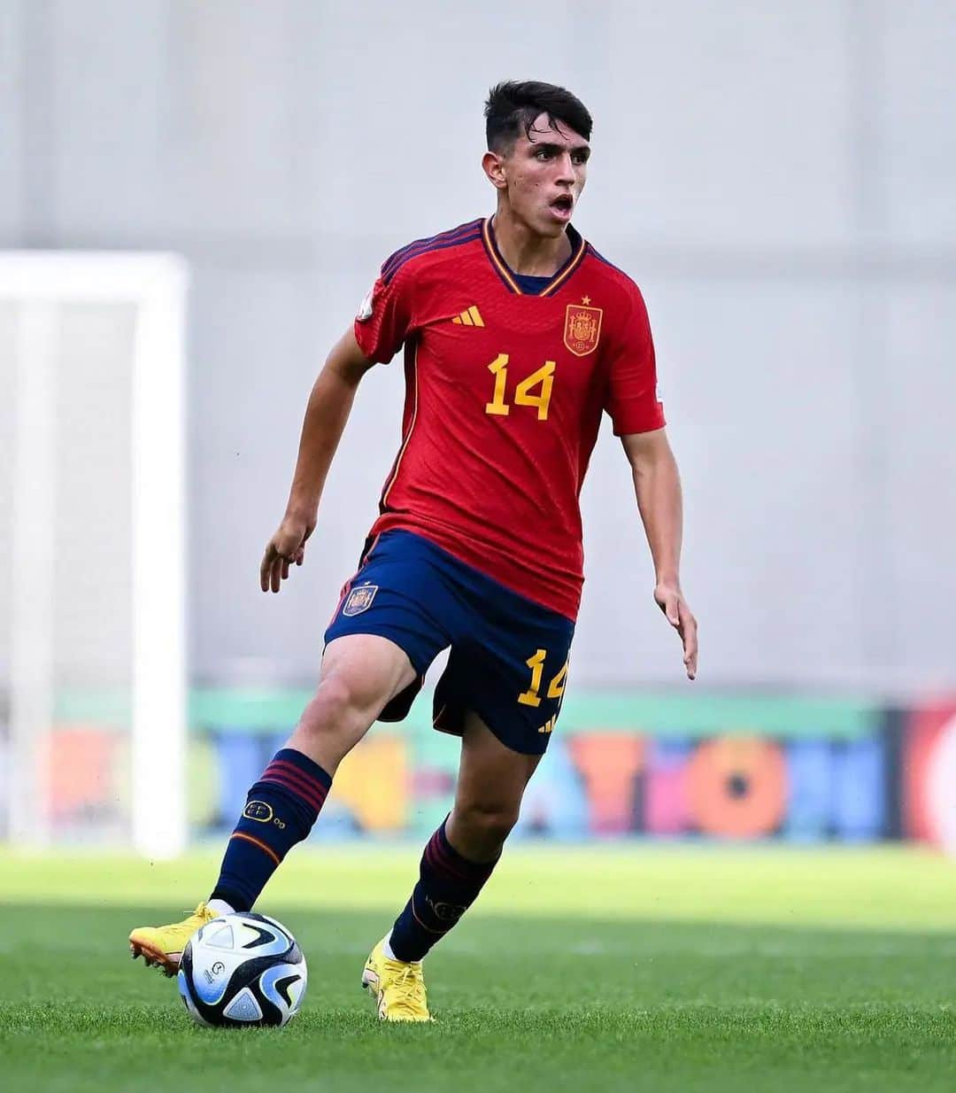 マラガCFさんのインスタグラム写真 - (マラガCFInstagram)「Izan Merino, convocado para el Mundial sub-17 🇪🇸  ¡Enhorabuena, @izan4_mr! Estamos muy orgullosos de ti 💙」10月24日 20時36分 - malagacf