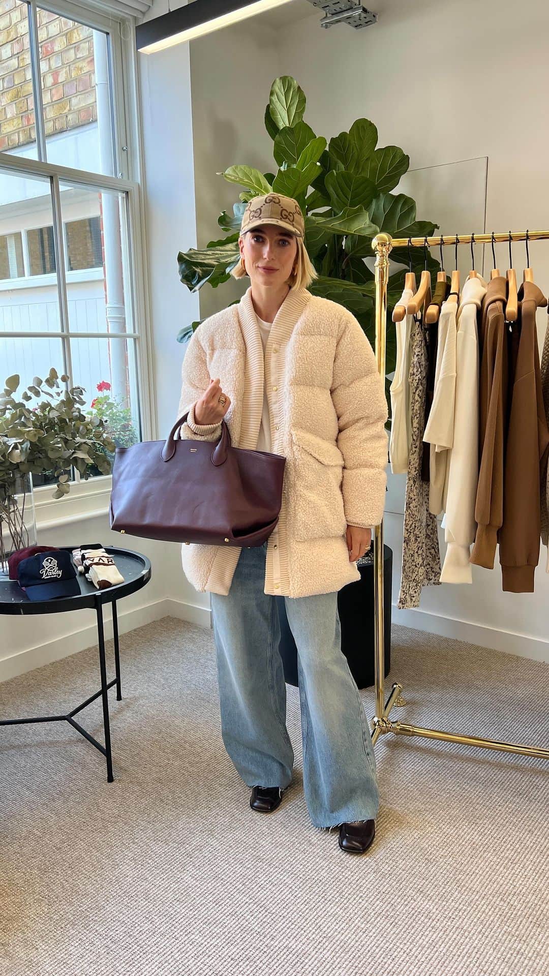 MATCHESFASHION.COMのインスタグラム：「#MATCHESHowToWear @varley with @meadlara: the co-founder of the brand shows us how she styles her favourite pieces 👟 Comment below with your standout look.」