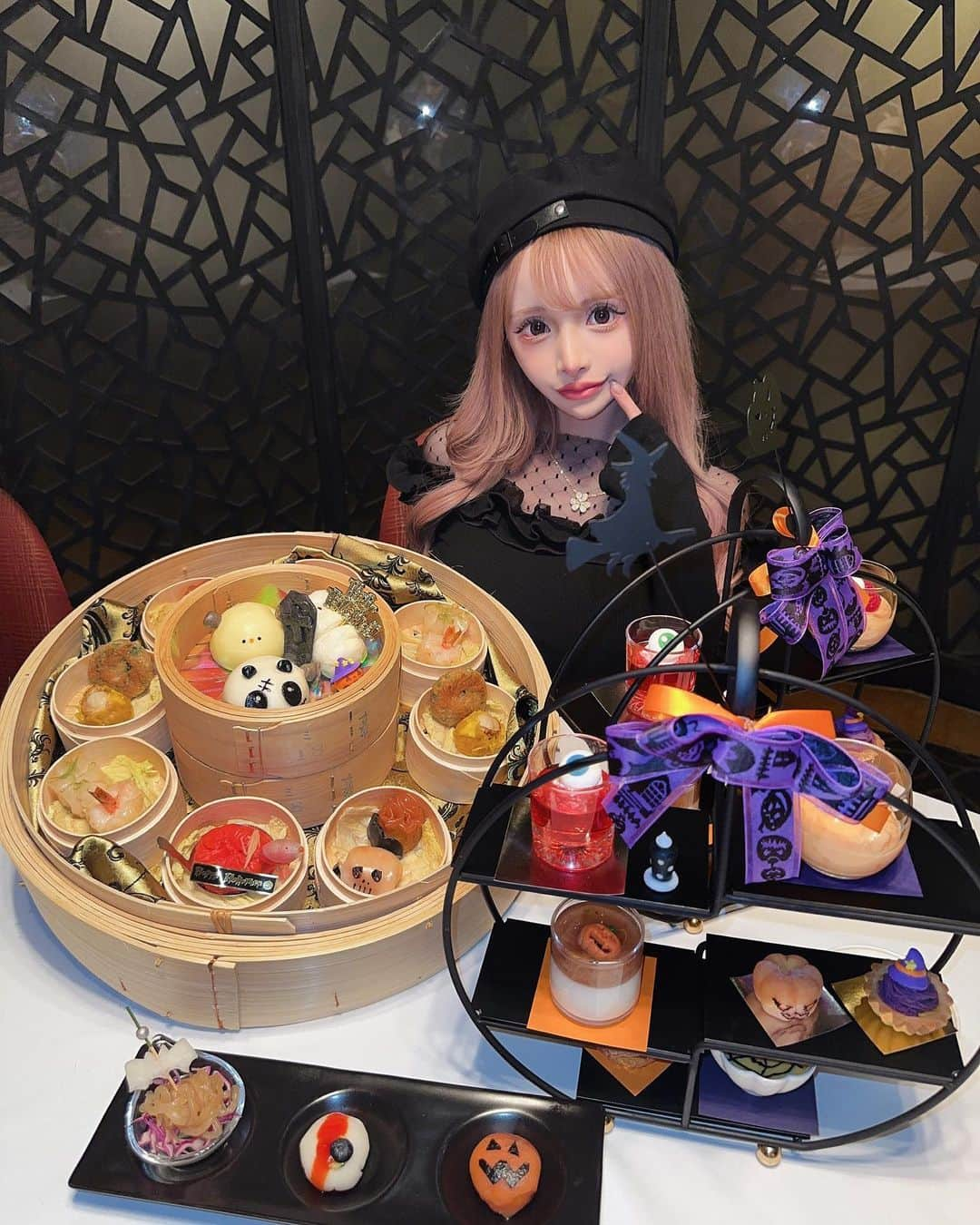 美咲キララのインスタグラム：「🎃🦇🕸 . ロイヤルパークホテル 桂花苑 ハロウィンの可愛すぎるアフタヌーンティー👻💜 . ぜーんぶまじで美味しかった🤤♡♡ 幸せ( *¯꒳¯*) . . #アフタヌーンティー #afternoontea #東京グルメ  #ロイヤルパークホテル #水天宮 #Tokyo #カフェ #キャバクラ #キャバ #キャバクラ嬢 #キャバ嬢 #東京 #新宿 #歌舞伎町 #池袋 #六本木  #大阪 #ミナミ #北新地 #自撮り女子 #グラビア #低身長コーデ  #팔로우 #셀카 #自拍 #角色扮演 #cute #kawaii #셀스타그램 #얼스타그램」