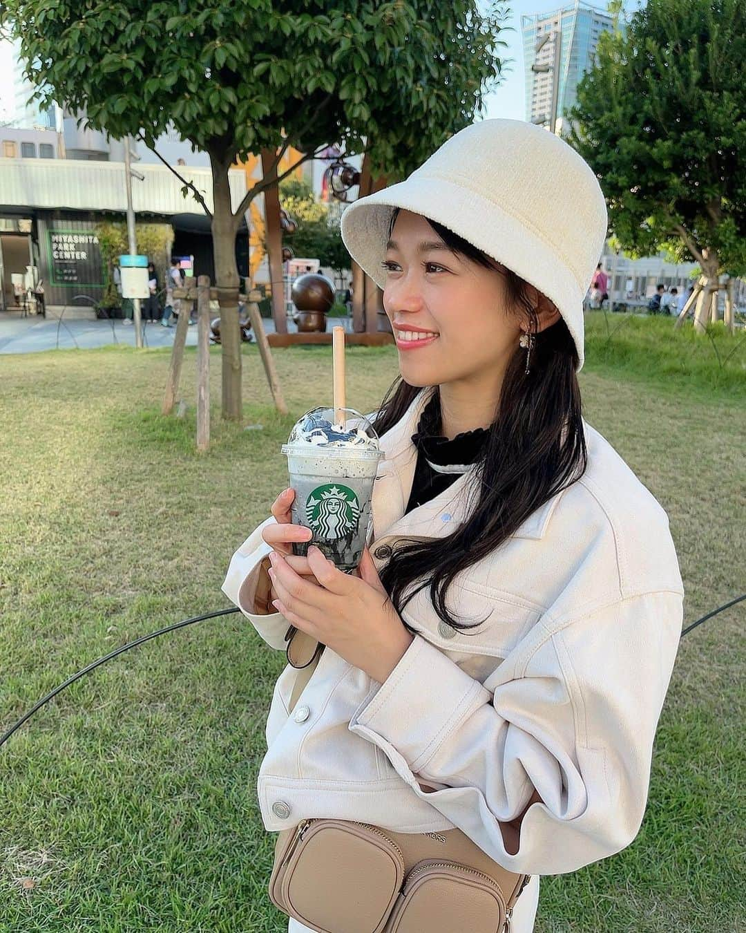 岡村茉奈さんのインスタグラム写真 - (岡村茉奈Instagram)「. 急に寒くなったね☃️🌨️  #スタバ #starbucks #スターバックス #スタバ新作 #フラペチーノ #スターバックスコーヒー #boooooフラペチーノ #starbuckscoffee #新作 #美味しい #스타벅스 #coffee #期間限定 #スタバ好き #cafe #ハロウィン #starbucksjapan #starbacks#follw#followｍe」10月24日 20時53分 - mana_0906__