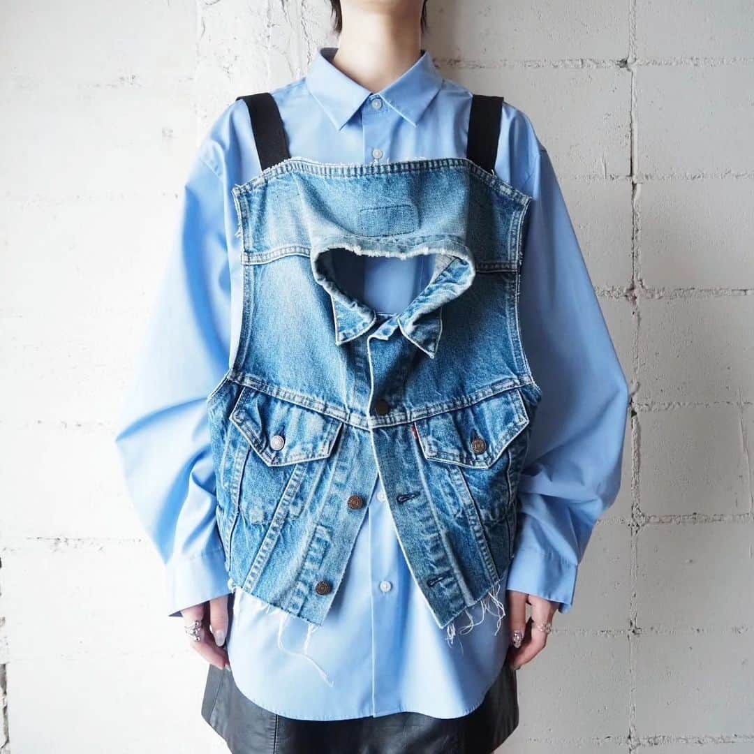 吉祥寺 古着屋 Orfeoのインスタグラム：「. ●REMAKE Multi Way Denim Vest . . . お問い合わせはこちらから↓ orfeokichijoji@yahoo.co.jp  #orfeo #kichijoji #tokyo #vintage #used #fashion #coordinate #outfit #オルフェオ #吉祥寺 #東京 #古着 #古着屋 #ヴィンテージ #レディース古着 #吉祥寺古着屋 #コーディネート . . . お問い合わせはインスタグラムのプロフィール掲載のメールアドレスにお願いいたします。コメント、DMでのお問い合わせは受け付けておりませんのでご了承ください。 店頭に出ていないONLINE SHOPの商品もご購入頂けます。気になる商品がございましたら店頭スタッフにお気軽にお声掛けください。」