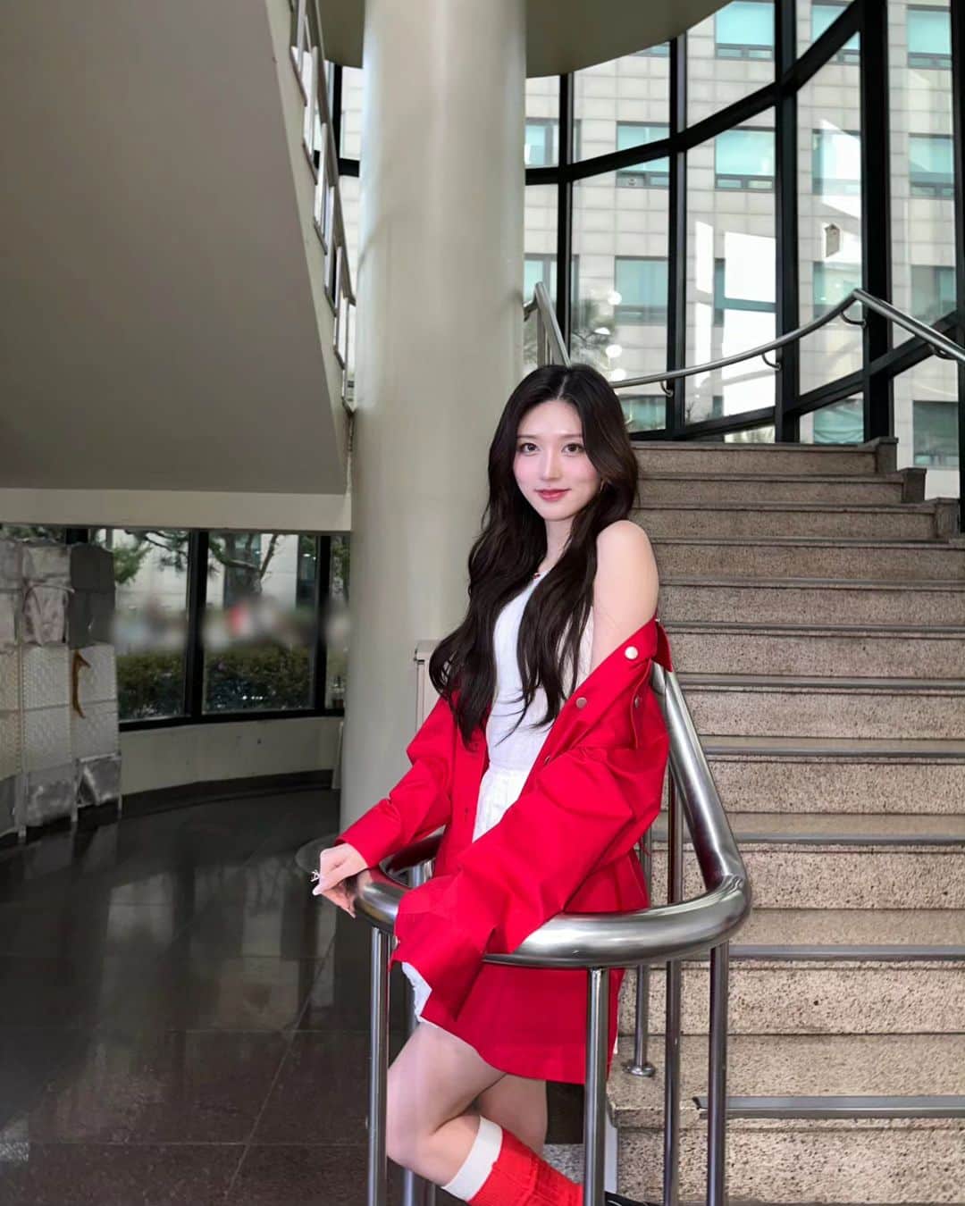 IVEのインスタグラム：「옾더레🍎  #IVE #아이브 #アイヴ  #GAEUL #가을 #ガウル  #1stEP #IVEMINE #Eitherway #OfftheRecord #Baddie」