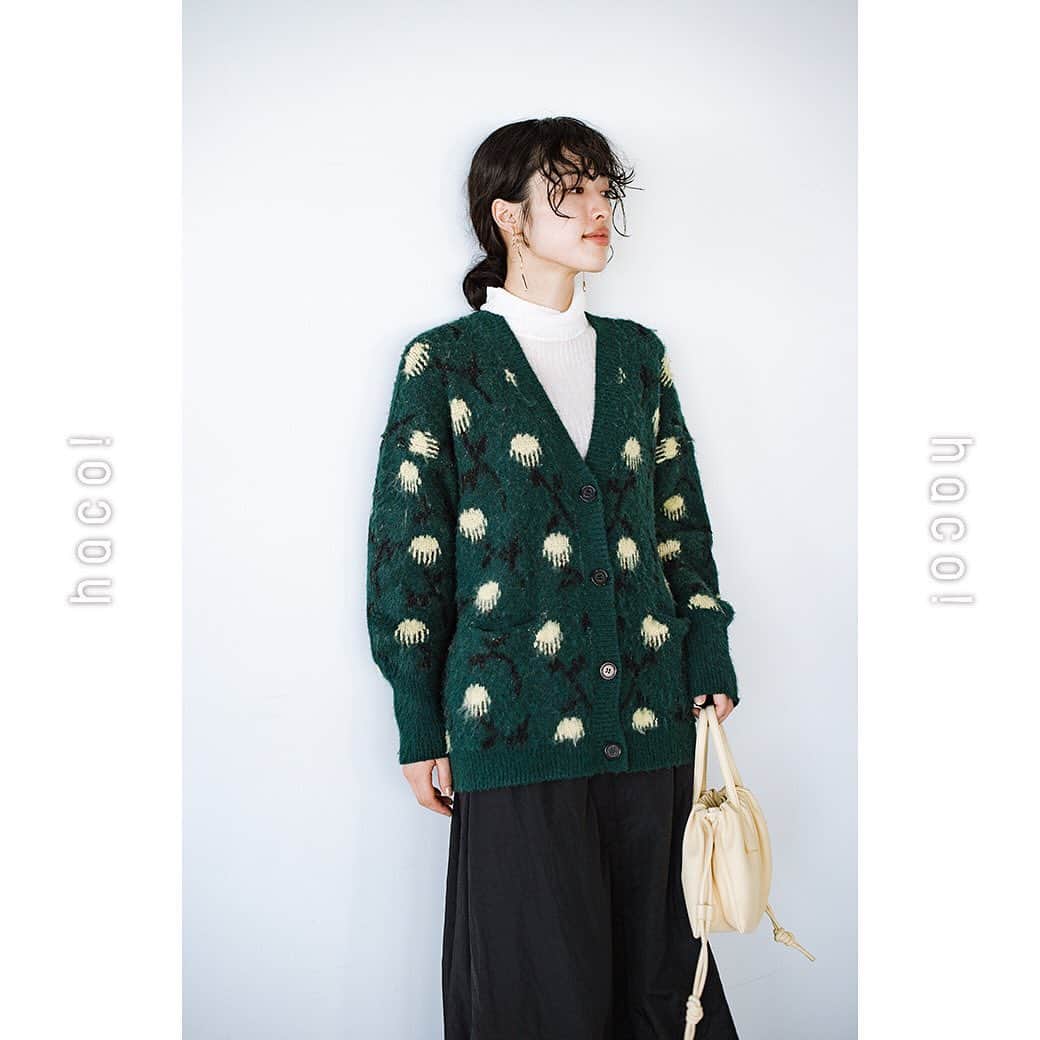 hacohaco8585さんのインスタグラム写真 - (hacohaco8585Instagram)「＼ 10月25日(水)  花をまとう秋冬新作登場します✿／ ⁡ お花屋さん『NOKI』(@noki__flower)との コラボ企画第三弾が 10月25日(水)11時より販売開始します！ ⁡ これからの季節に大活躍なニットをはじめ、 パンツやバッグなど 秋冬を彩る新作がにぎやかに登場予定。 ⁡ 今回も、あるお花をモチーフにしています♡ 「これかな？」と思われるお花があれば、 ぜひコメント欄へお寄せください♪ ⁡ 当日をどうぞお楽しみに＾＾！ ＝＝＝＝＝＝＝＝＝＝＝＝＝＝＝＝＝＝＝ . . ⁡ ▷まだまだあります プロフィールリンクから、 今日にぴったりなアイテムをご覧いただけます。 →@hacohaco8585 ⁡ #haco! #パッション通販のhaco! #レディースファッション  #新作予告 #柄ニット #花柄ニット #ニットカーデ #ジャカード #ジャガード #アームカバー #刺繍シャツ #刺繍パンツ #刺繍デザイン #カジュアルコーデ #秋冬コーデ #カラーコーデ #糸菊 #NOKI」10月24日 12時09分 - hacohaco8585