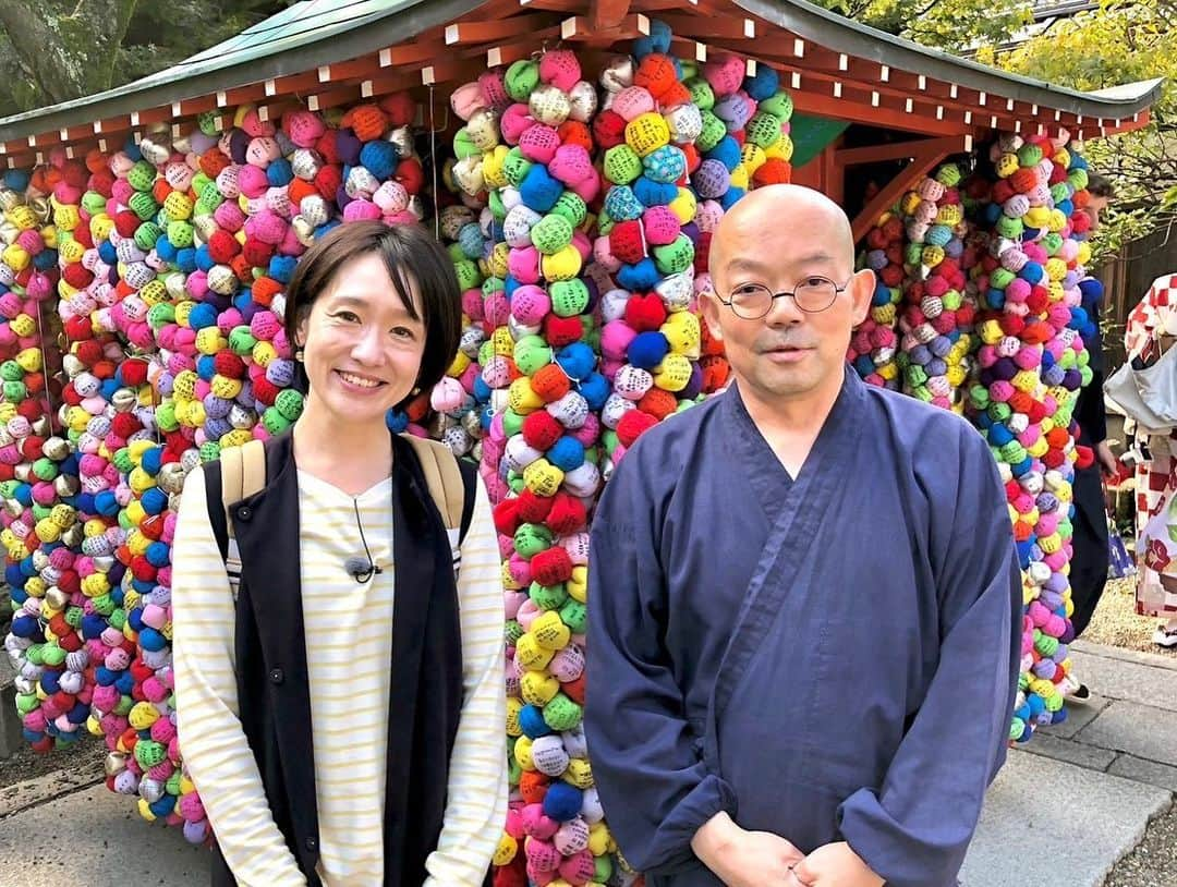 上田悦子さんのインスタグラム写真 - (上田悦子Instagram)「いよいよあさってです📻 「えつことさんぽ」 秋のはんなり京都編🍁  京都らしい場所 ステキな出会い 意外な発見 たっぷり詰まった１時間です✨  楽しくて、ついついいっぱい喋ったなぁ〜🤭  10/26(木)19時〜 聞いてくださいね〜😊  #えつことさんぽ#MBSラジオ」10月24日 12時13分 - uetsuko