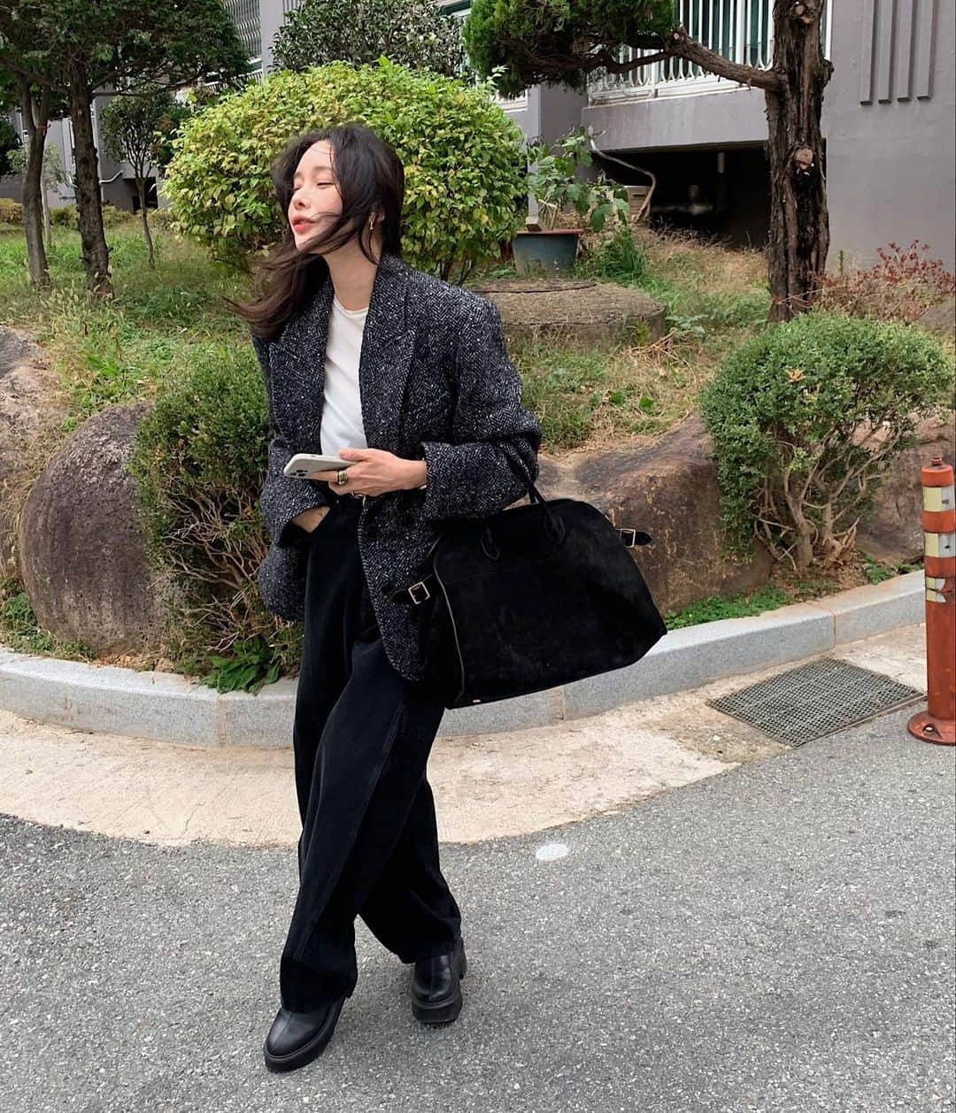 nanaのインスタグラム：「부우면 답이 없다구🐸 정보는 태그’ (태크-사진에 붙어있는 네임을 클릭 한다 뭐가 뜨면 그걸 다시 클릭) 옛날 사람 소중하게 다뤄줄께효🙆🏽」