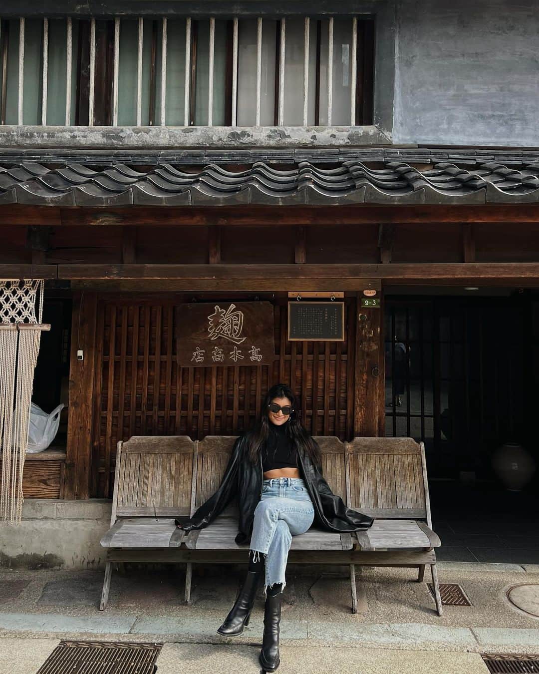 ローラのインスタグラム：「Kanazawa物語🤍  金沢にとてもお世話になっている方にご挨拶に訪れて、そのあと一緒に麹屋さんでお味噌をgetして、陶器をgetして、最後は禅の文化を世界に広めただいすきな鈴木大拙さんの施設に訪れてご挨拶だよ📝  施設の空間にいるだけで、いつもすごく心が洗われたような心地いい氣分になる☺️🌱」