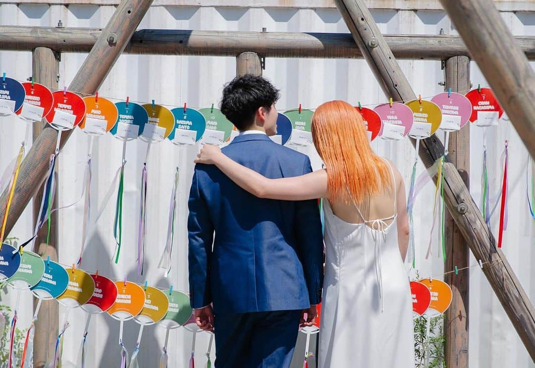 WEDDING CIRCUS オリジナルウェディングさんのインスタグラム写真 - (WEDDING CIRCUS オリジナルウェディングInstagram)「・ RAINBOW SHOWER  同期で出会ってから 気つけばいつも2人で飲んで 疑う余地もなく付き合ってたね  散歩してサイクリングして旅行して いつもたくさん飲んで笑って 唯一お酒が進まなかったのは プロポーズしたあの夜だけ それもまたいい想い出だよ  7.16 ナナイロの日 今日この日に集まってくれる大切な皆んなに ぼくらの幸せのRAINBOW SHOWERが 降り注ぎますように 我が家に集まってワイワイ飲むような 最高に楽しいWEDDING PARTYを さぁ始めよう！  ____________________________________________  都心唯一の屋外wedding @lovekingdom_wedding   都心のoutdoor BBQ park@豊洲 WILD MAGIC & LOVE KINGDOM @wildmagic_therainbowfarm  白砂と水が織りなす 都会のビーチリゾート  都会のど真ん中に現れる 非日常的なリゾート空間  夜はライトアップされ 高層ビル群の夜景を見ながら お二人だけの世界へ  @wedding_circusではお二人だけの企画書を作成して 世界に一つだけのウェディング 空間コーディネートをご提案しております  東京ロケーションフォト @love__frames   横浜ロケーションフォト @love__frames_yokohama   でスタイリッシュな前撮りも可能  ---------------------------------------------------- SPECIAL WEDDING FAIR開催！ 詳しくはプロフィールからFAIR情報をご覧ください  weddingに自由を… produce by @wedding_circus  #weddingに自由を #weddingcircus #wildmagic #2024wedding  #originalwedding #tokyowedding #gardenwedding #boho #bbq #卒花レポ #プレ花嫁 #オリジナルウェディング  #結婚式アイデア #1日1組貸切wedding #ウェディングプロデュース  #アウトドアウェディング #ウェディングフォト #ウェディングフェア #ガーデンウェディング #ロケーションフォト」10月24日 12時46分 - wedding_circus