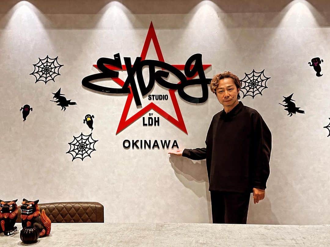 USAさんのインスタグラム写真 - (USAInstagram)「EXPG OKINAWAを訪問♪ 夢に向かって頑張ってるみんなを応援しています！！ シーサー！！  #expg #沖縄」10月24日 13時01分 - exileusa_danceearth