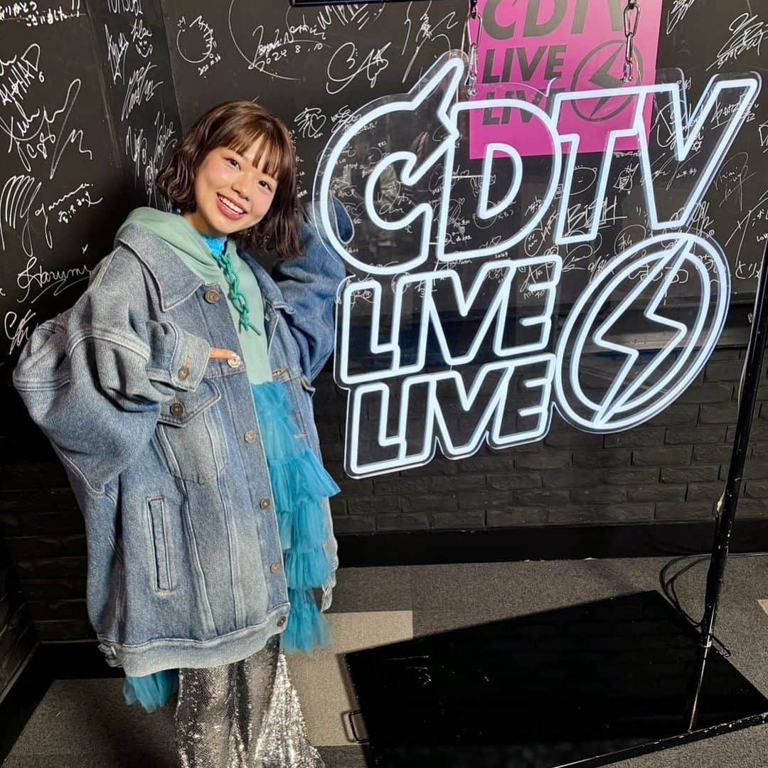 asmiさんのインスタグラム写真 - (asmiInstagram)「CDTV出させていただくの、数えたら昨日で5回目やった🖐🏻少しずつ強くなった自分で、歌を届けに行かせてもらえてること有難く思います😌これからも良い歌がうたえるように生きていきます🌸」10月24日 13時24分 - asmi__official