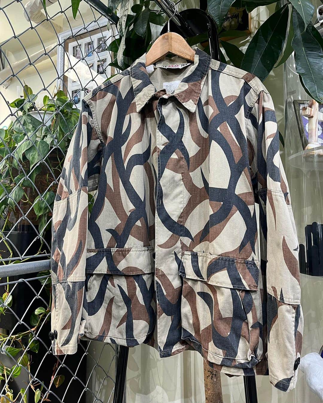 ジャムルのインスタグラム：「Tribal CAMO JKT . #jammru #tribalcamo#トライバルカモ #大阪古着屋#心斎橋古着屋#usedmix #osaka  #fashion  #streetstyle  #streetfashion  #vtg  #vintage  #used  #usedclothing  #古着 #古着屋 #ファッション #70s #80s #90s」