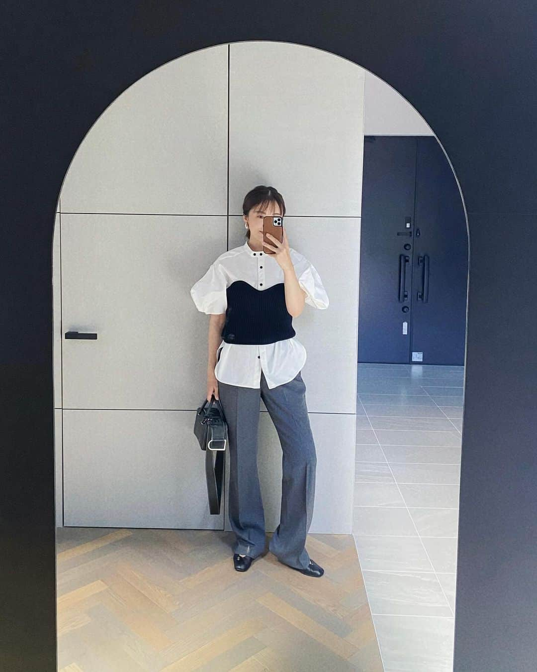 野崎玲欧奈さんのインスタグラム写真 - (野崎玲欧奈Instagram)「ＯＵＴＦＩＴ  ビスチェ デビュー♡  ニット素材のビスチェ着てるからなのか 日中はこの格好で過ごせちゃう  腹巻きしてるみたいであったかい♨︎」10月24日 13時54分 - reonanozaki