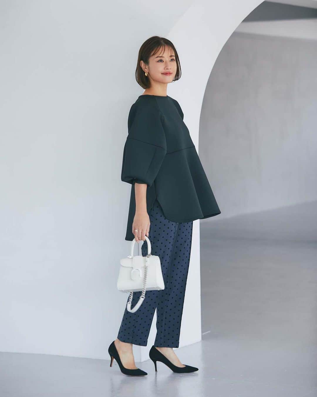 nostalgia_jpのインスタグラム：「. YUKO×&.NOSTALGIA Collaboration Collection  【yukoさんコラボ】 ランタンスリーブチュニック 品番10-179967 price ¥4,950 tax in  フロッキードットパンツ 品番	10-178316 price ¥4,950 tax in  ＿＿＿＿＿＿＿  10/27(金)21：00～発売  オフィシャルサイトの商品ページ内にて リクエストメール登録受付中です!  #nostalgiajp#nostalgia#nos #nosstyle#fashion#cordinate #ノスタルジア#ノス#ノスジョ」