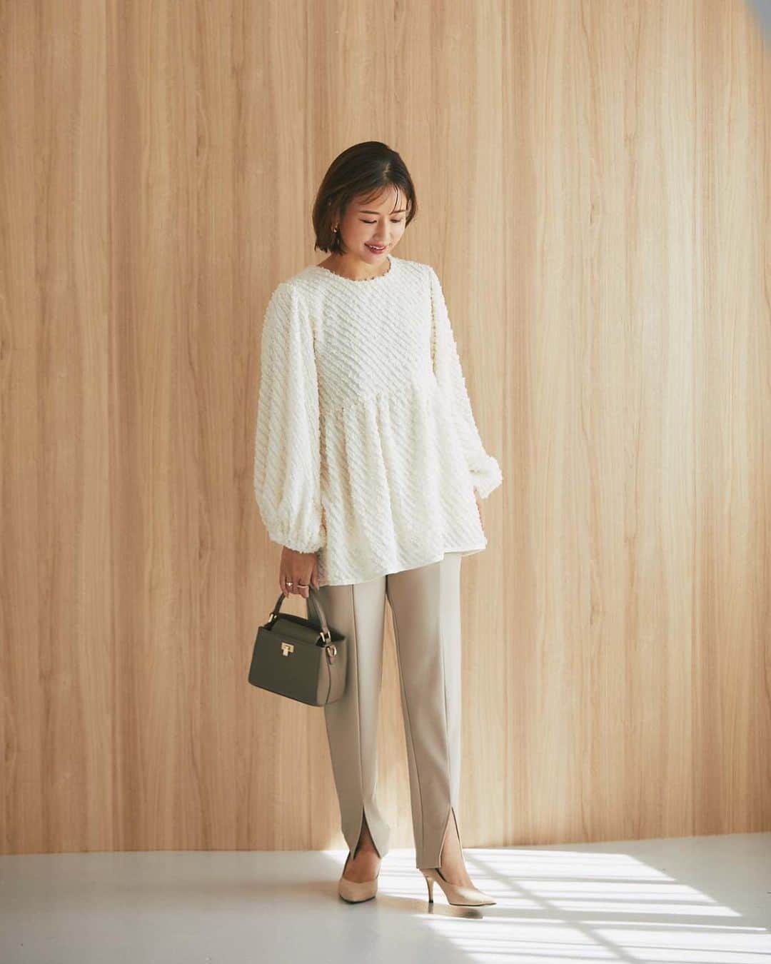 nostalgia_jpのインスタグラム：「. YUKO×&.NOSTALGIA Collaboration Collection  【yukoさんコラボ】 フリンジジャガードチュニック 品番10-179967 price ¥4,950 tax in  【yukoさんコラボ】 センタースリットペンシルパンツ 品番10-179587 price ¥4,950 tax in  ＿＿＿＿＿＿＿  10/27(金)21：00～発売  オフィシャルサイトの商品ページ内にて リクエストメール登録受付中です!  #nostalgiajp#nostalgia#nos #nosstyle#fashion#cordinate #ノスタルジア#ノス#ノスジョ」