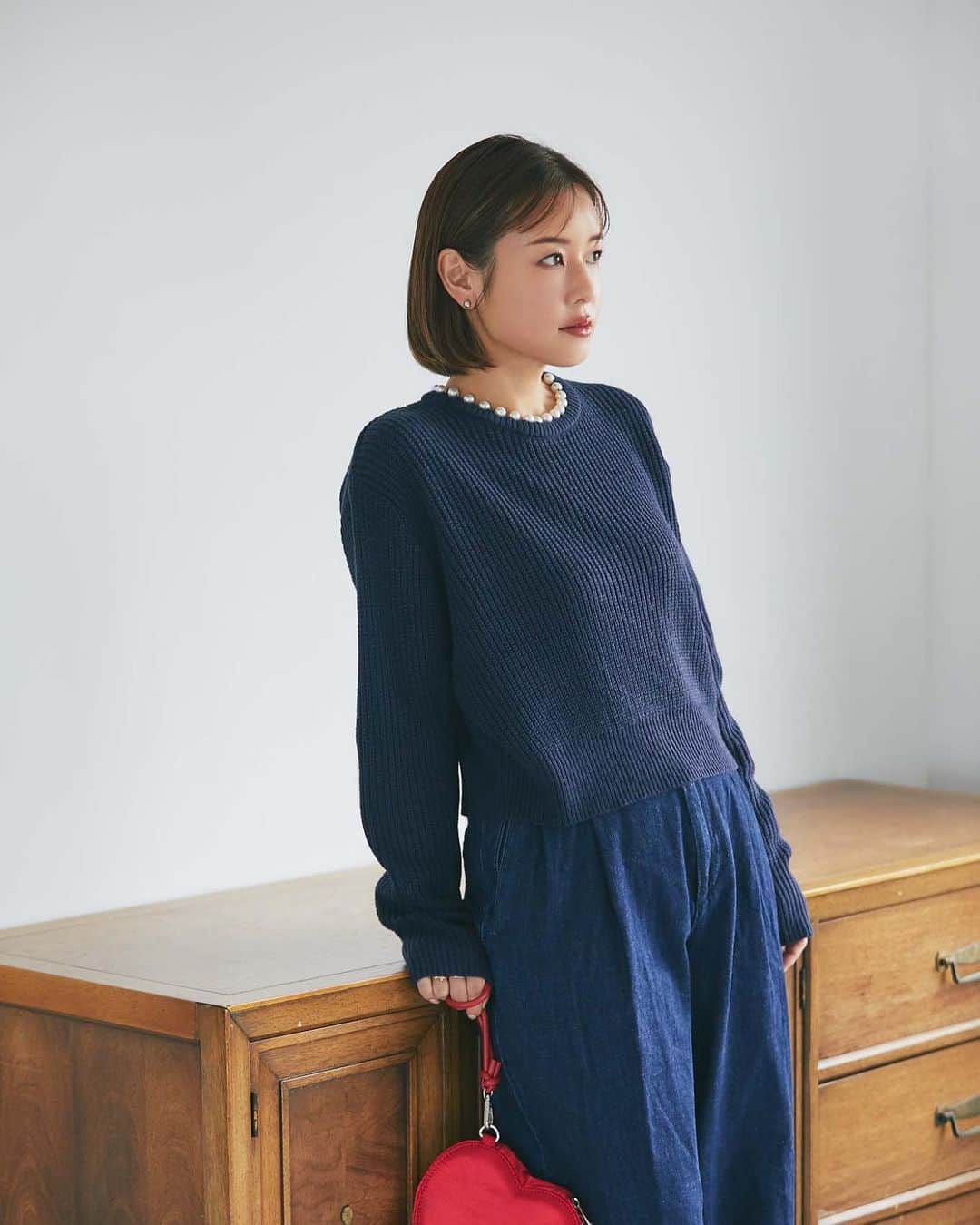 nostalgia_jpのインスタグラム：「. YUKO×&.NOSTALGIA Collaboration Collection  【yukoさんコラボ】 パールネックバルキーニットプルオーバー 品番10-179551 price ¥6,160 tax in  ハートミニポーチバッグ 品番10-178963 price ¥4,950 tax in  ＿＿＿＿＿＿＿  10/27(金)21：00～発売  オフィシャルサイトの商品ページ内にて リクエストメール登録受付中です!  #nostalgiajp#nostalgia#nos #nosstyle#fashion#cordinate #ノスタルジア#ノス#ノスジョ」