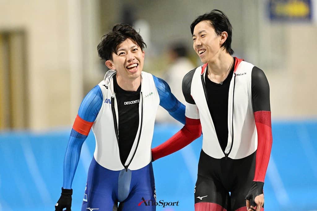一戸誠太郎さんのインスタグラム写真 - (一戸誠太郎Instagram)「🏆大会結果報告 . . 5000m 1th 6:23.58 1500m 1th 1:44.72(CR,TR,DR) Mass start 5th  2023全日本距離別✅ 最高の形でスタートを切れました🚀 いつか切りたい師円の偉大な1:44.95の大記録をこのタイミングで切れた事には自分でも驚いていました💥 賞金で焼肉食べます🍖  ワールドカップに向けて準備を進めていきます！ たくさんの応援・サポートありがとうございました🔥🔥🔥  Japan's World Cup selection competition has ended. I broke track records and domestic records!💥 I'm preparing for the World Cup!  @ana.japan @yamagata_nmai  #ANA #おいしい山形 #Team1 #speedskating #スケモリ隊   📷 @aflosport @kenjiromatsuo.aflosport @yohei_osada.aflosport」10月24日 14時51分 - sich_55