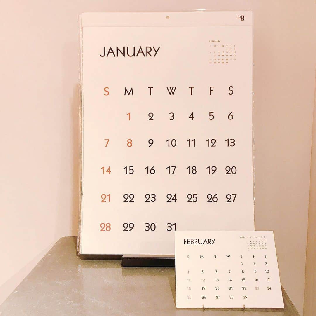 柏の葉 T-SITEさんのインスタグラム写真 - (柏の葉 T-SITEInstagram)「【PICK UP】D-BROS 2024カレンダー  〈場所〉1F 文具 〈期間〉2024年1月8日(月)まで  D-BROSのカレンダーが今年も販売開始しました！ こどもカレンダーをはじめ、色々なカレンダーを展開しております🗓  ■書体を活かしたシンプルなデザインの 「2024 Typeface Calendar」  ■日本の古来からの季節を感じられる 「2024 二十四節気カレンダー」  ■月毎にガラッと変わる雰囲気と紙の重なりが楽しい 「2024 calendar TOMORROWS」  ■一月毎に世界の国々の風景が楽しめる 「2024 World Travel Calendar」  ■優しい色合いで月日を彩る 「2024 calendar little by little」  ■「ついたち」「ふつか」等、少し難しいカレンダー独特の日にちもわかりやすい 「2024こどもカレンダー」  いずれも、新しい年を迎えるのが楽しみになるような魅力的なデザインです！  1F文具コーナーにて展開中です✨ 是非お立ち寄りください。  #カレンダー #こどもカレンダー #こどもカレンダー2024 #カレンダー2024 #dbros #dbroscalendar #calendar2024 #dbroscalendar2024 #柏の葉蔦屋書店 #柏の葉tsite #柏の葉 #蔦屋書店 #tsite」10月24日 15時06分 - kashiwanohatsite