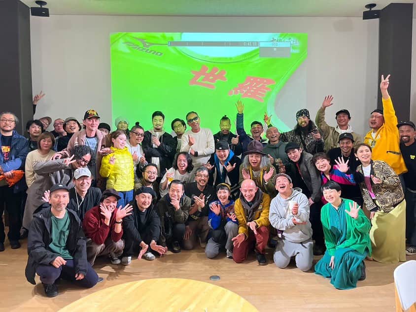 松井泉さんのインスタグラム写真 - (松井泉Instagram)「時間差の#ただいま　 先週末もめちゃくちゃ楽しかった…。 ずーとゲラゲラ笑ってた〜！  金曜の地元飲みから、 土曜の藤原さくらさんとchilldspotとの対バン、@味園ユニバース 日曜の広島ケセラセラフェスでのエゴラッピン、@世羅町 どこも本当に楽しかったです！ 相手して下さった友達の皆さま、 観に来て下さった皆さま、 ありがとうございました！  元々元気ですけど更に元気出ました！ またお会いしましょう！！！！！  #藤原さくら  #egowrappin」10月24日 15時17分 - izumimatsui