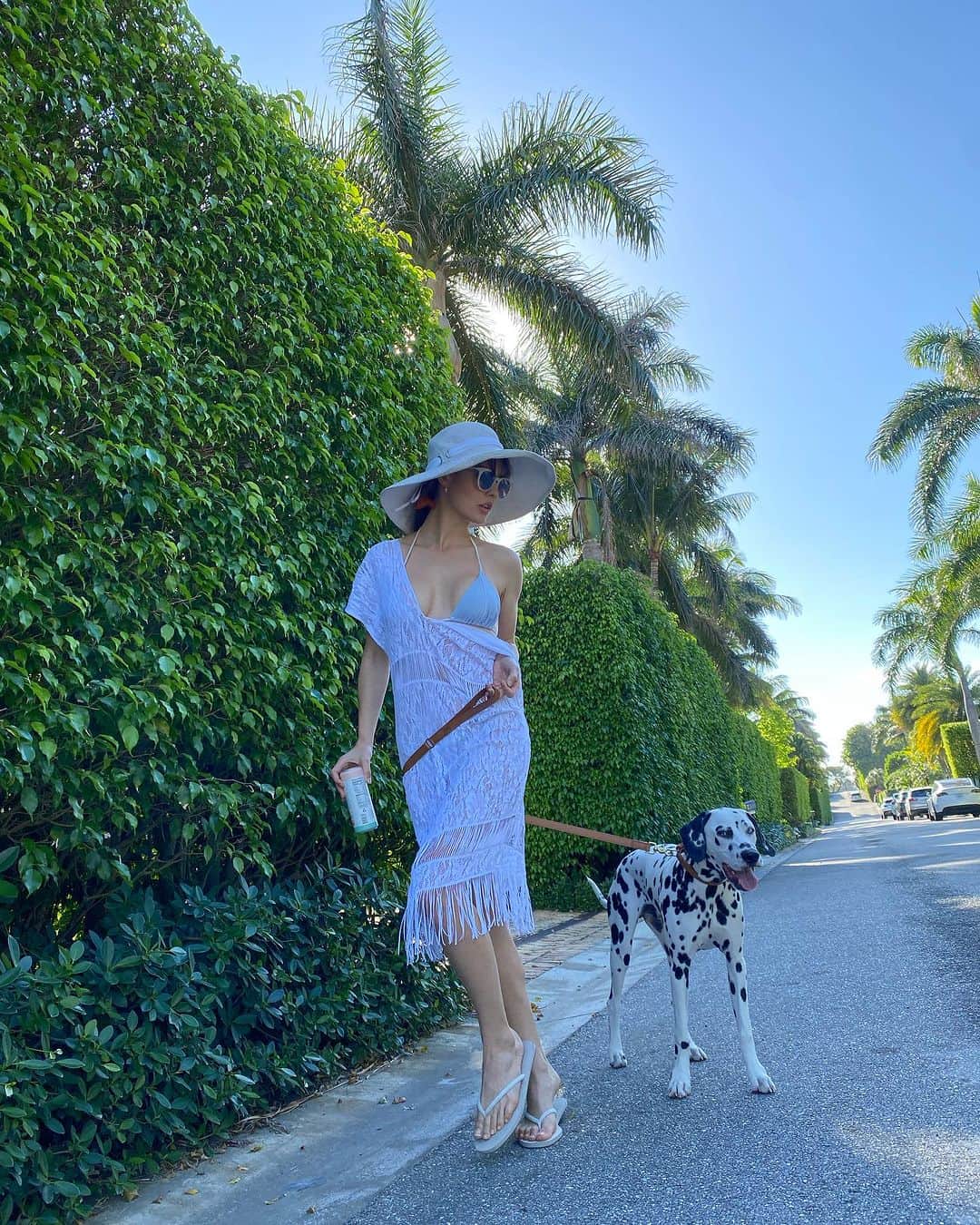 Amanda Cernyさんのインスタグラム写真 - (Amanda CernyInstagram)「Drop everything and enjoy the Florida weather kinda day🥰 life is short. Remember to really enjoy it , pet a pup, and spread love and kindness wherever you go.」10月24日 15時34分 - amandacerny