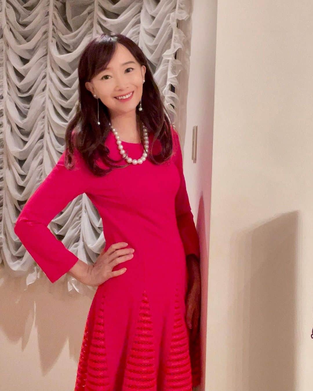 アグネス・チャンのインスタグラム：「Red dress」