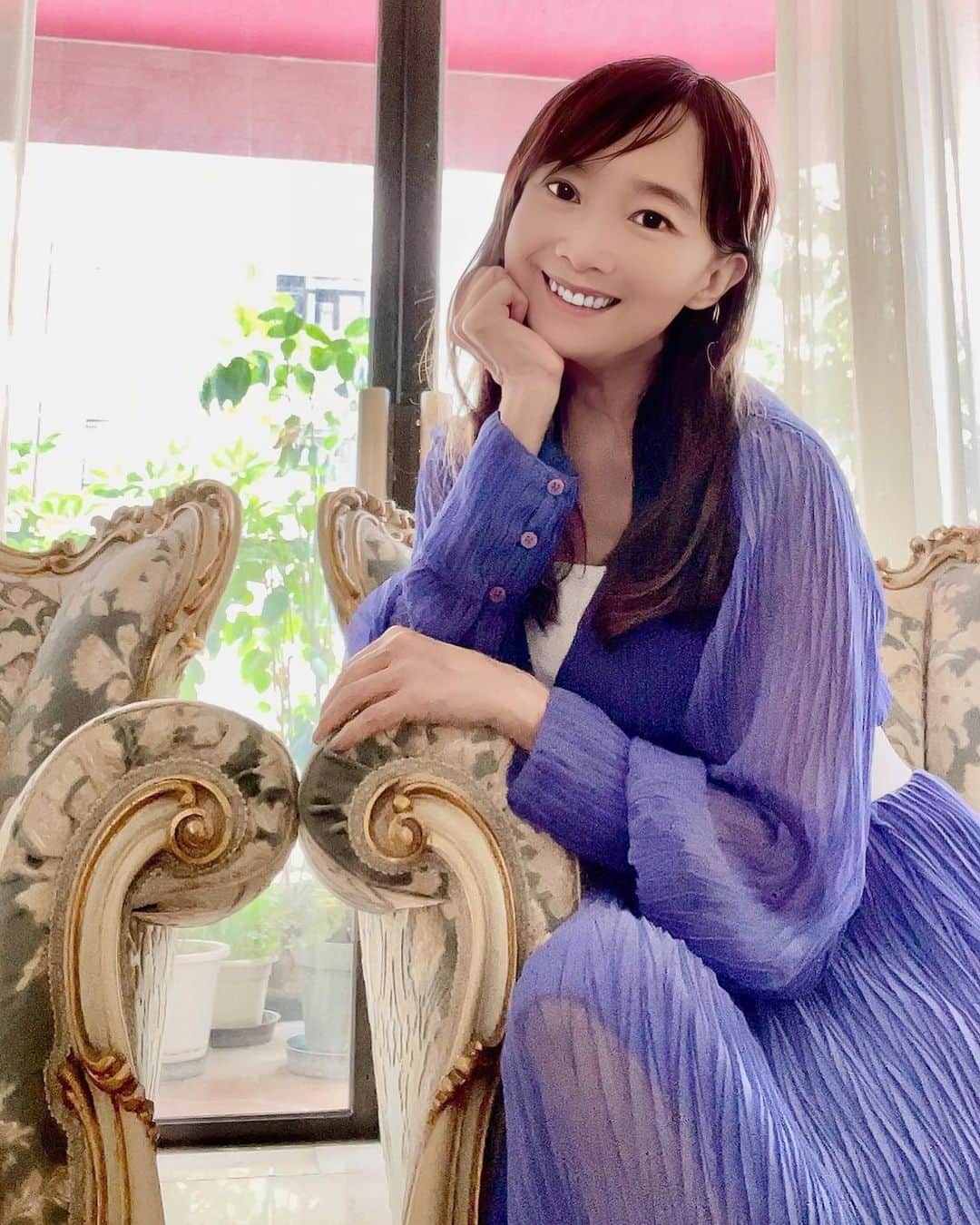 アグネス・チャンのインスタグラム：「Blue dress」