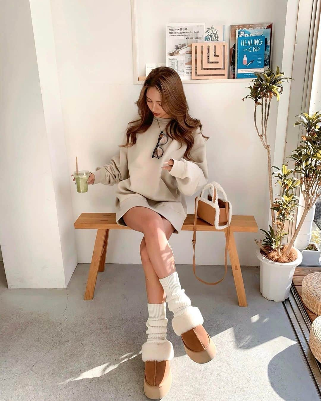 Ryonaさんのインスタグラム写真 - (RyonaInstagram)「. . ムートンコーデ🍂  #ugg #mouton #ootd #beigecode」10月24日 21時15分 - baby___xx12