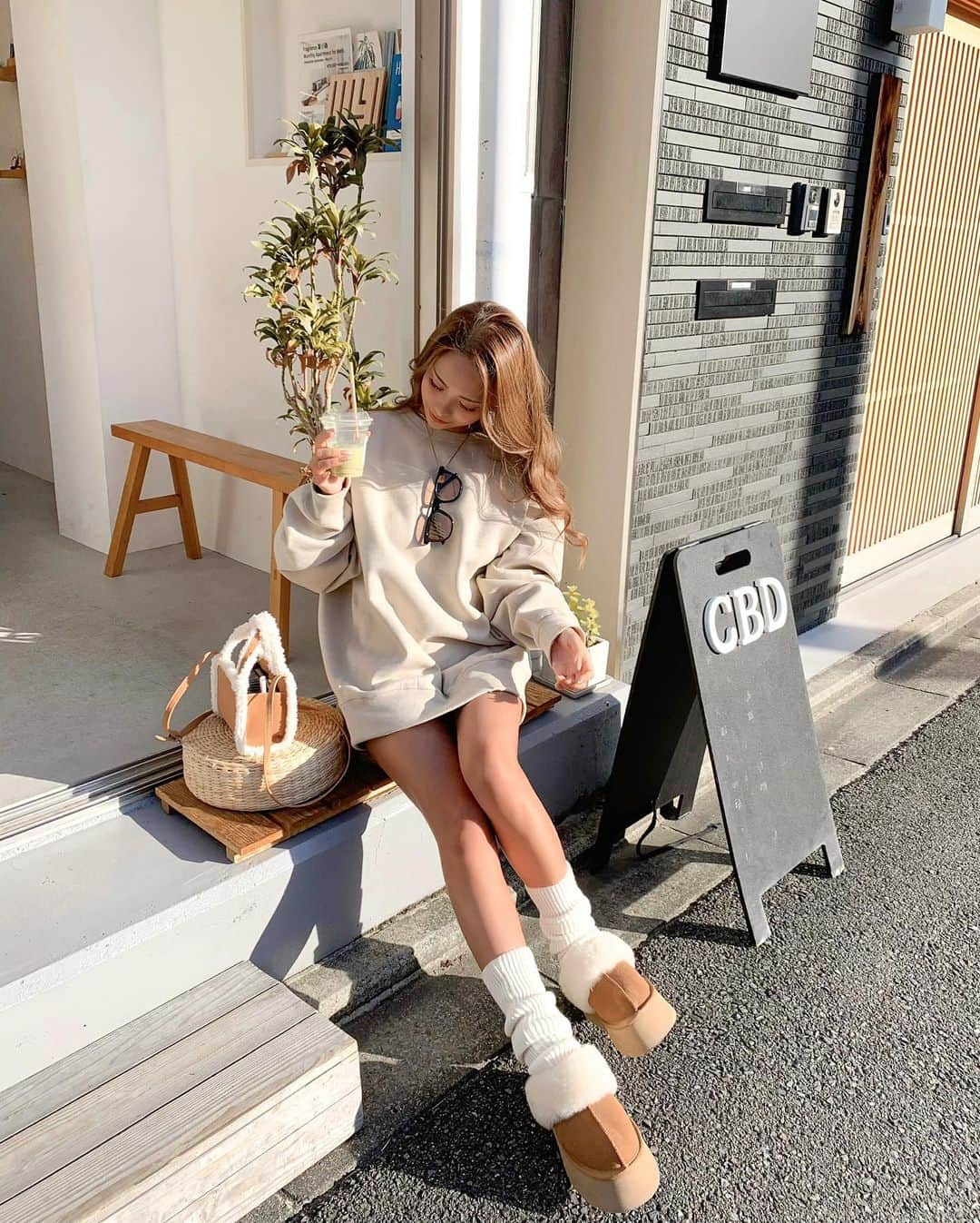 Ryonaさんのインスタグラム写真 - (RyonaInstagram)「. . ムートンコーデ🍂  #ugg #mouton #ootd #beigecode」10月24日 21時15分 - baby___xx12