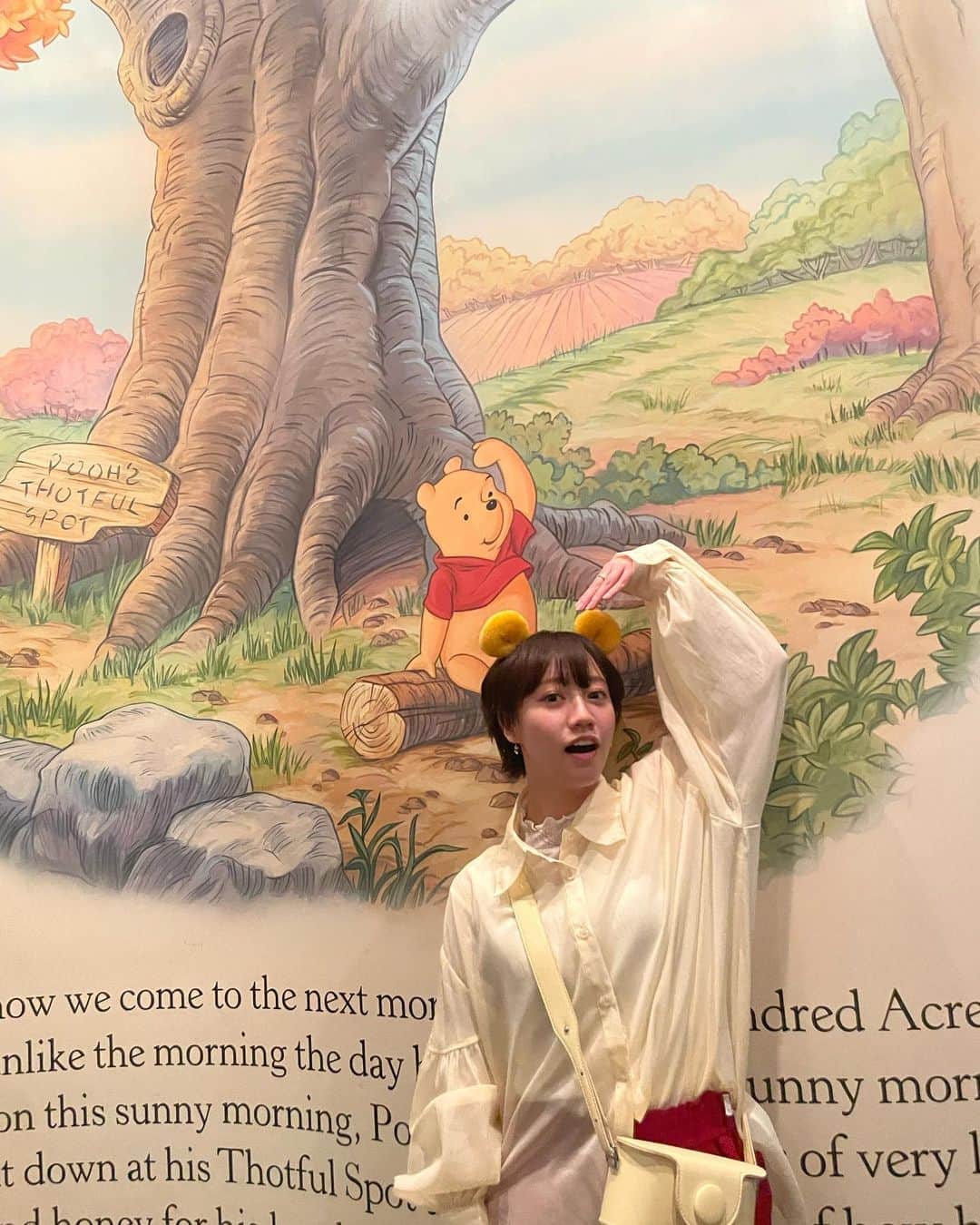 邑菜さんのインスタグラム写真 - (邑菜Instagram)「🐻🍯 ･ ･ ゆなぷー お家に1体いかがですか🎈 ･ この耳2歳ぐらいの時からあるのさ。  #ハロウィンディズニー #dハロ #dハロ仮装 #くまのプーさん」10月24日 16時19分 - yu_nanohana2000
