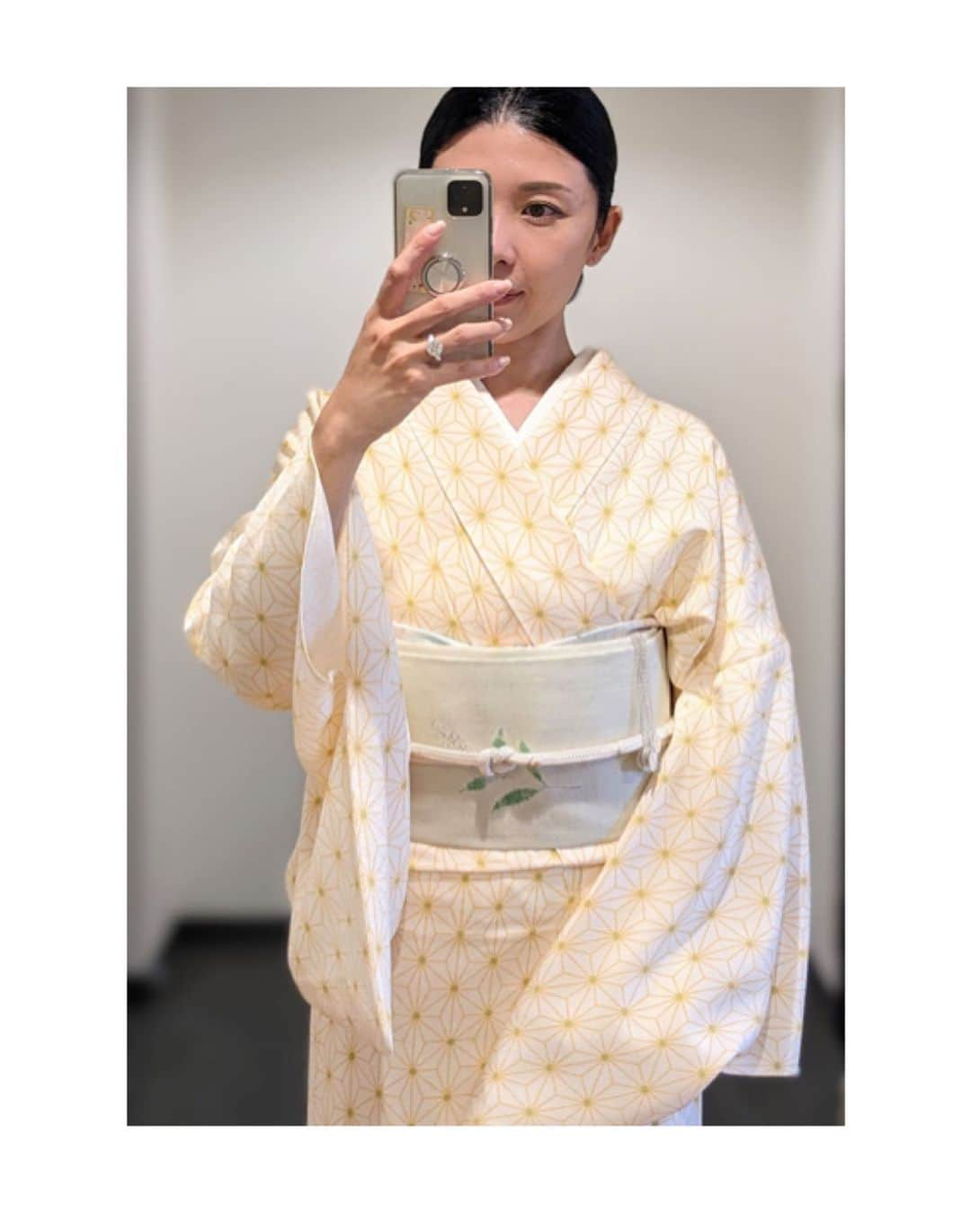 川村亜紀さんのインスタグラム写真 - (川村亜紀Instagram)「🕊️💛 #kimono #kimonocordinate #japanesekimono #japanesetradition #beautifultradition #lovekimono  #instakimono #기모노  #お着物 #お着物コーディネート #着物コーディネート  #夏着物 #お単衣 #単衣着物 #小紋 #小紋コーディネート  #呉服に志田 さん #夏帯 #長吉呉服店 さん #亜紀の和装記録」10月24日 16時13分 - _aki1015_