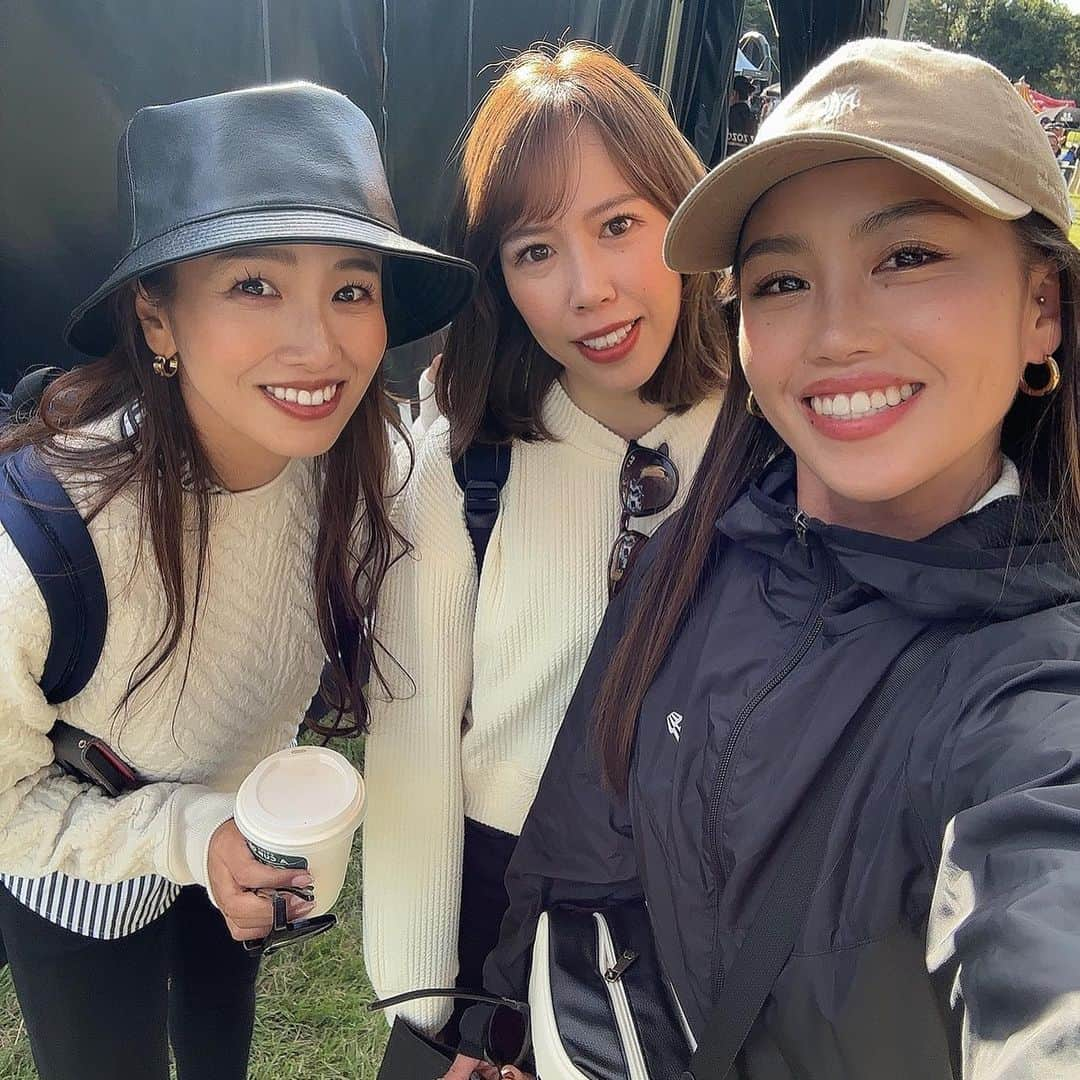 YAMADAARISAさんのインスタグラム写真 - (YAMADAARISAInstagram)「@zozochamp  #zozochampionship 2023⛳️ 最終日に行ってきたよ〜！  @mariiina_mama  @mariiina_golf  まりーなが誘ってくれて 私は初のゴルフ観戦🏌️‍♂️⛳️  プロゴルファーのプレー姿を 間近で見れることなんてないから、 とっても貴重な体験だった😳  飛距離エグかったなー  イベントブースもたくさんあって とっても楽しかったー🐒❤️  会場でバッタリ〜🙌 @sabu_golf さぶちゃんと初めましてな日👏 ゴルフ女子と新しく繋がれるのって嬉しい〜🥹🩵  #zozochampionship2023 #zozochampionship  #pgatour #golf #progolfer #golflife #neweragolf #golffashion #golfwear  #習志野カントリークラブ #ゴルフコース  #ゴルフ #初めての #ゴルフ観戦 #ゴルフ女子 #ゴルフ仲間 #ゴルフ好き #ゴルフ動画 #ゴルフコーデ #ニューエラゴルフ #ゴルフバッグ #martygolf #サングラス女子 #eyevol #アイヴォル #スポーツ女子 #ゴルフ好きと繋がりたい #ゴルフ女子と繋がりたい」10月24日 16時20分 - _arisaru73_