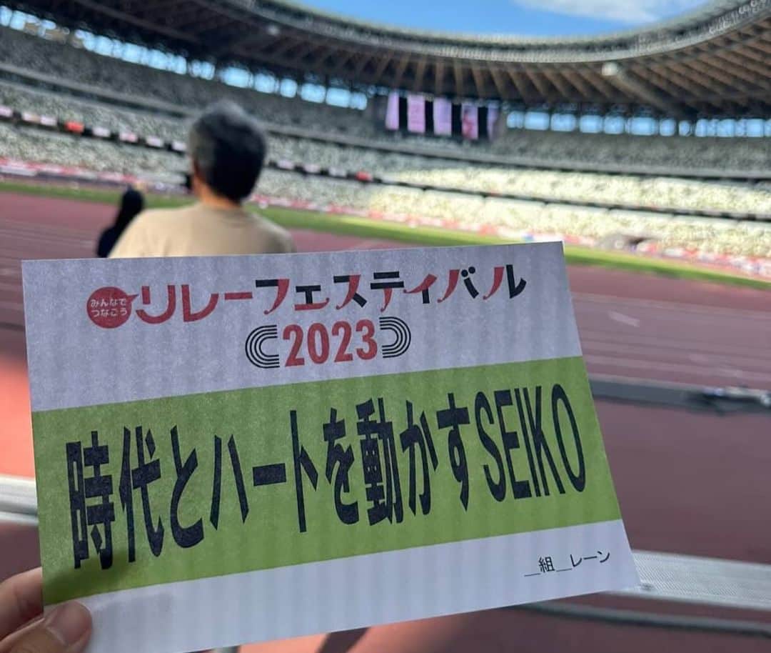 山縣亮太のインスタグラム：「今シーズンもありがとうございました。 膝手術後リハビリからトレーニングに移行する中で、はじめは思うように体が動かなかったり、色んなところに痛みが出たり、心身ともにタフなシーズンでしたがたくさんのサポートのおかげで走り切ることができました。秋シーズンはタイムも狙っていましたが、最後になんとか形になりかけたと思います。  来シーズンは4度目の五輪がかかった大事な年です。冬練習しっかり頑張ろうと思います。引き続き応援よろしくお願い致します。」