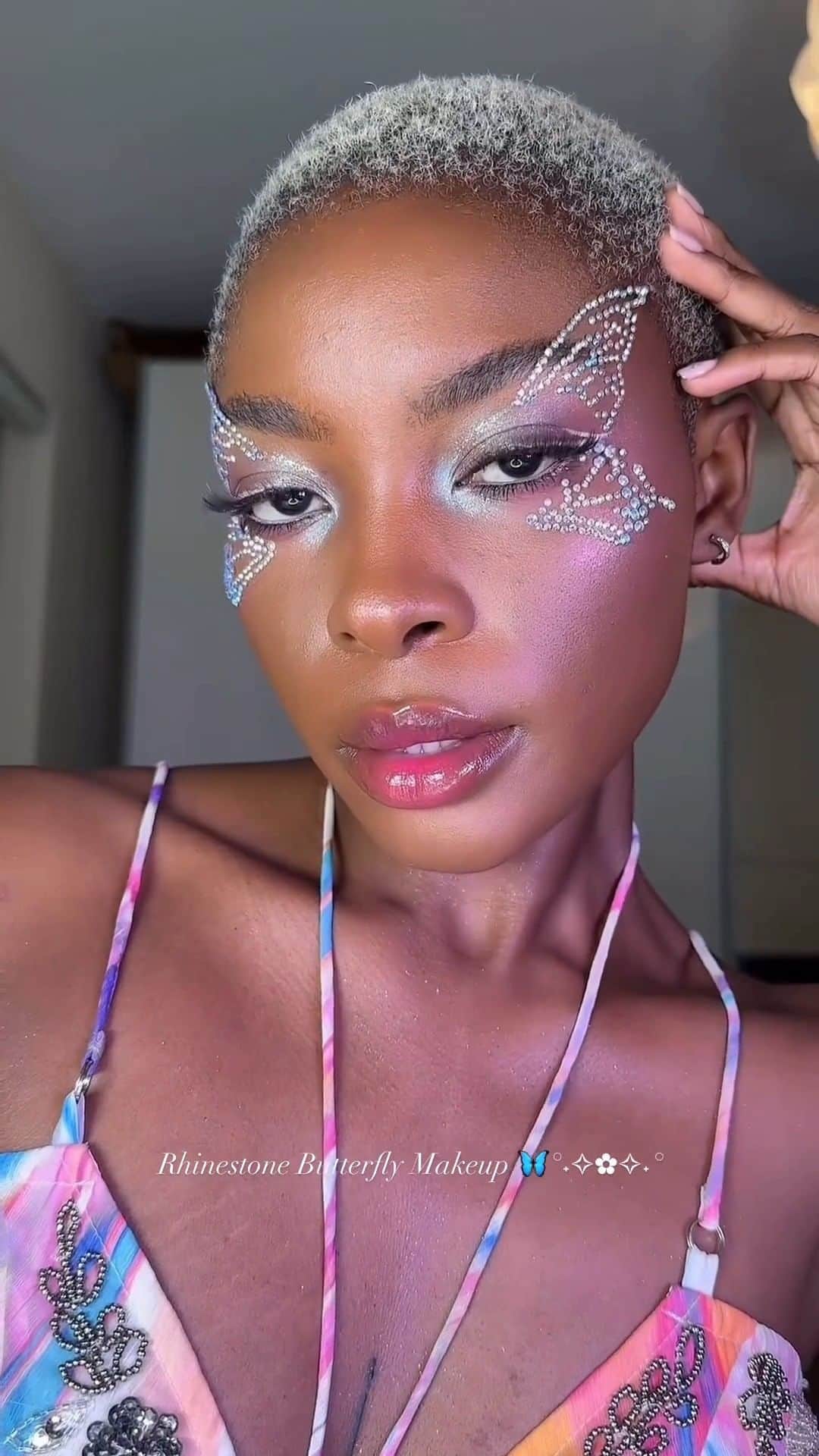 ASOSのインスタグラム：「Social butterfly 🦋  In Your Dreams Iridescent Pop Fantasy Butterfly Eye Jewels 💎 132978477 As Seen On @anjieluvsyou (she/her)」