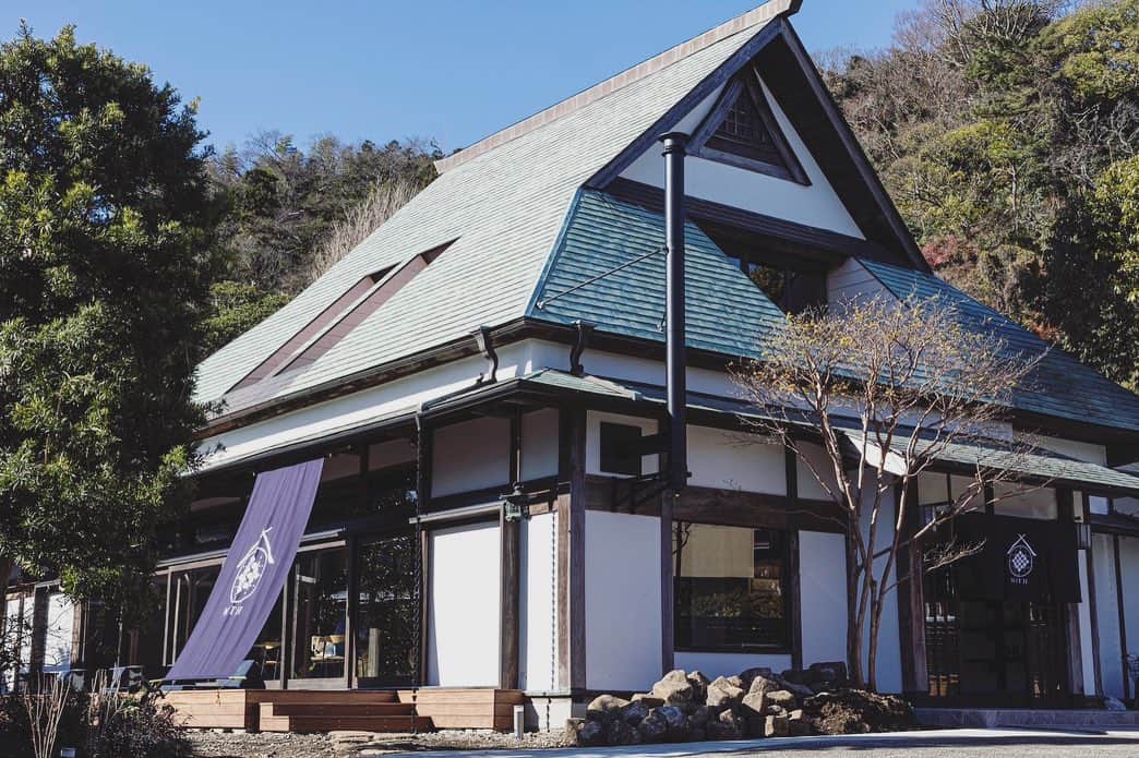 内田恭子さんのインスタグラム写真 - (内田恭子Instagram)「こんにちは。  kikimindfulness 11月の企画第一弾 Medical Mindfulness One Day Retreat Trip＠Kamakura（対面）  お待たせしました。 Medical Mindfulness One Day Retreat Trip @ Kamakuraのお申し込みが始まりました！  https://coubic.com/kikimindfulness/4213051#pageContent  慌ただしい日常を離れて、自然豊かな鎌倉の古民家をリノベした素敵な空間WITH KAMAKURAで行うOne Day Retreatです。 内田恭子によるマインドフルネス瞑想とコンパッションヨガ、荻野宜子医師による予防医学/抗加齢学的観点からのお話もあります。 地元の旬の素材と鎌倉野菜たっぷりの身体が喜ぶ優しいランチを頂きながら、メンタルとフィジカルのケアを気軽にみんなで話していきましょう。（お食事の写真はイメージです）  11月20日月曜日　10:30-14:30 ランチ、フリードリンク付き 料金：25,000円（税別） 動きやすい服装、プラクティス中のドリンク、ヨガマットをお持ちください。 定員に達し次第、締め切りとさせていただきます。  #kikimindfulness #onedayretreat #withkamakura #medicalmindfulness #kyokouchida #内田恭子」10月24日 17時00分 - kyoko.uchida.official
