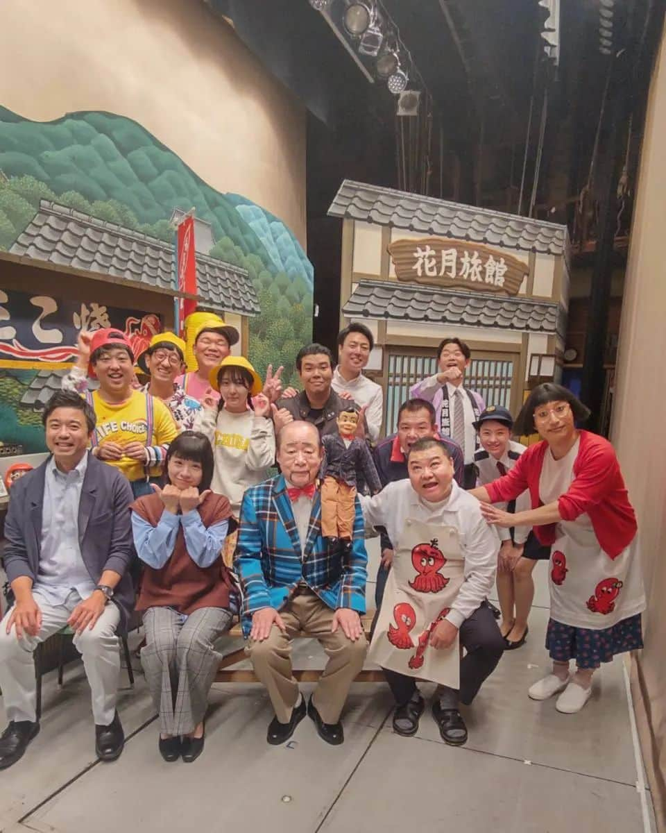 川畑泰史のインスタグラム：「本日は  祇園花月 すっちー座長週 初日でした!!!  凄くいいお話のお芝居で 凄くいい役を頂いております  今週は変則で日曜日が千穐楽です 是非祇園花月へ おこしやす～!!!!!」