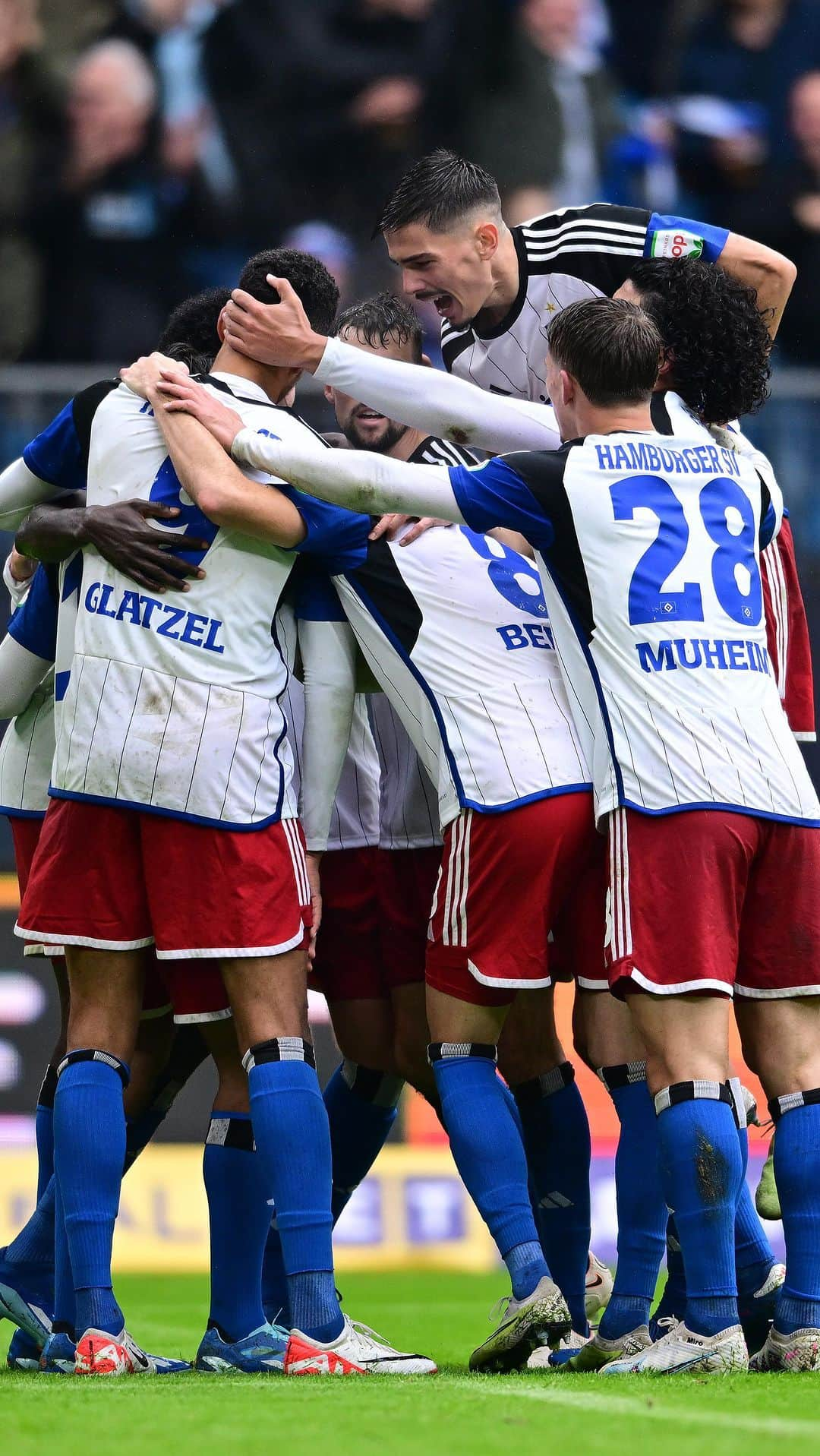 ハンブルガーSVのインスタグラム：「Back in business. ⚽✔️  Bude Nr. 6️⃣ in dieser Saison. 🧨  #nurderHSV」